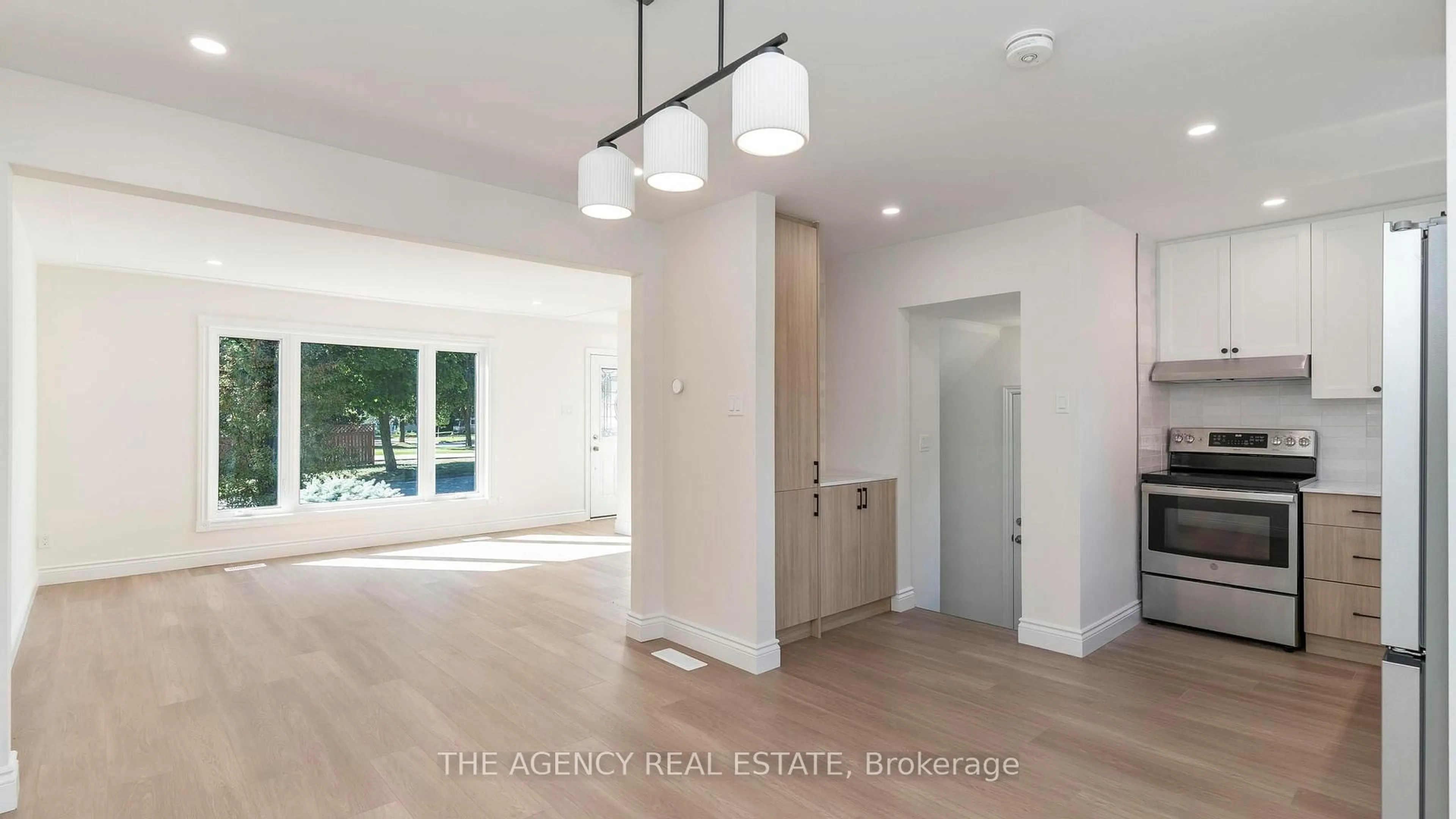Indoor entryway for 38 Langton Rd, London East Ontario N5V 2L8