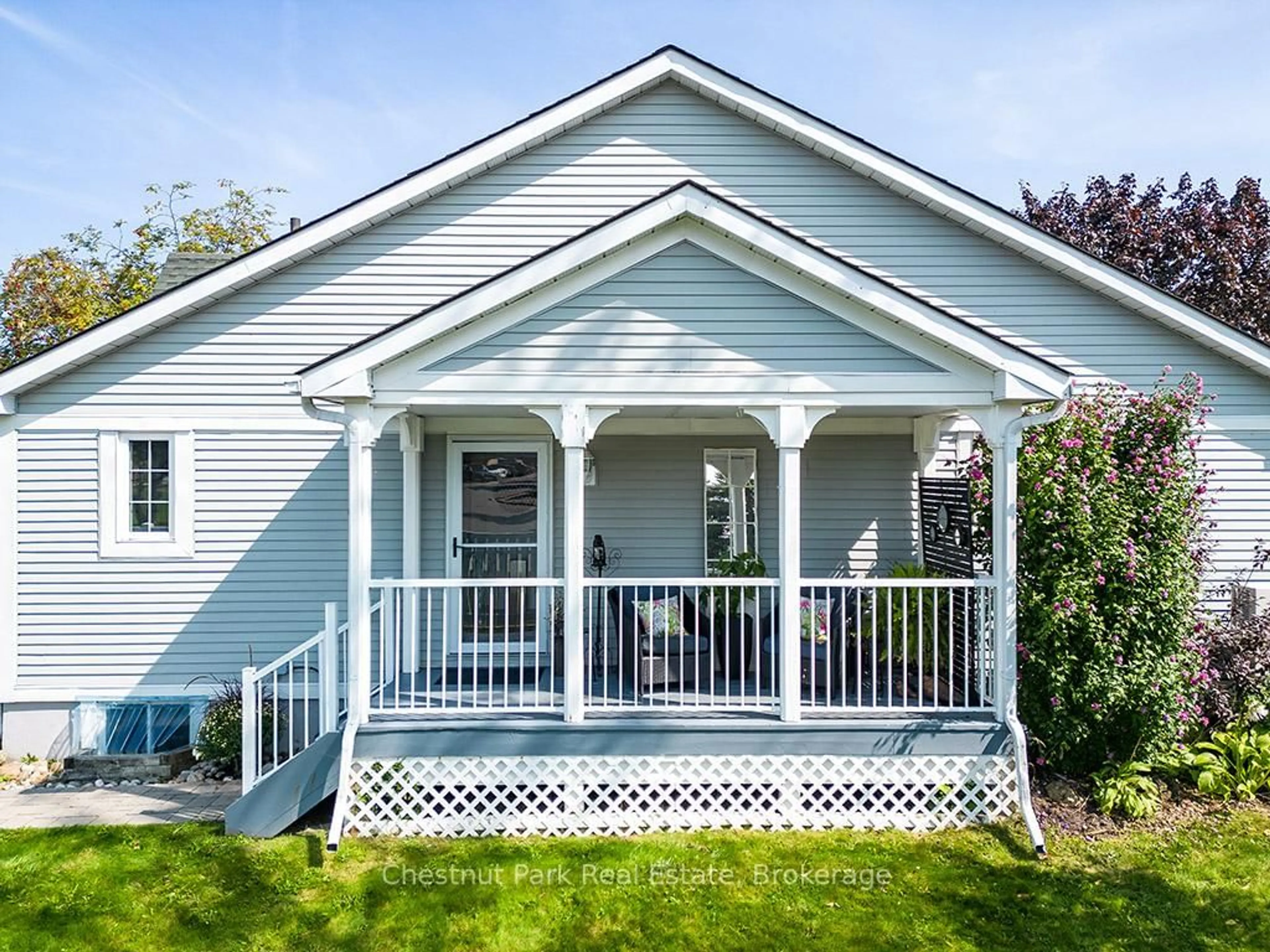 Home with vinyl exterior material, street for 83 Victoria St #15, Meaford Ontario N4L 1R4