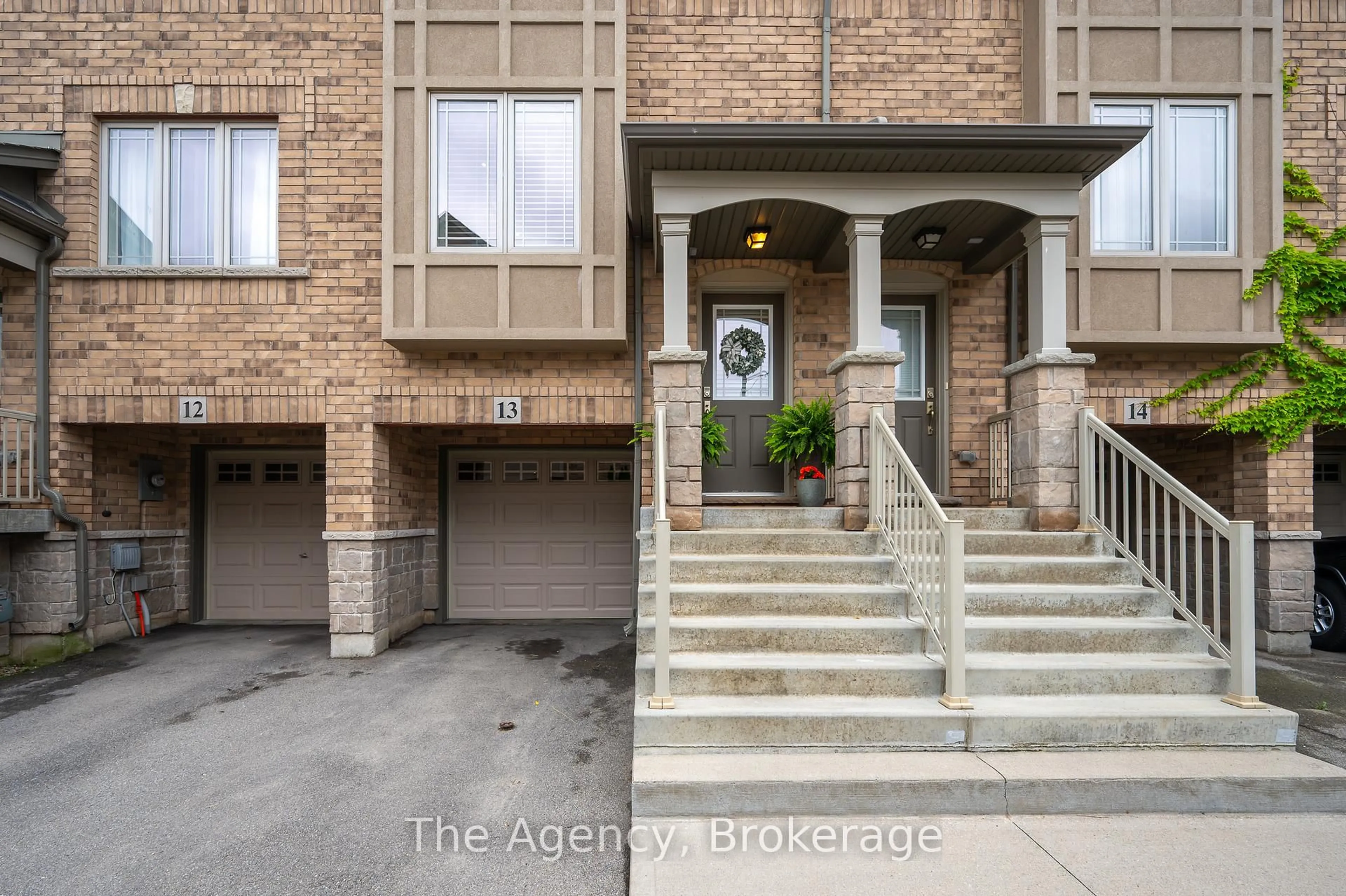 Indoor entryway for 201 Westbank Tr #13, Hamilton Ontario L8J 0H5