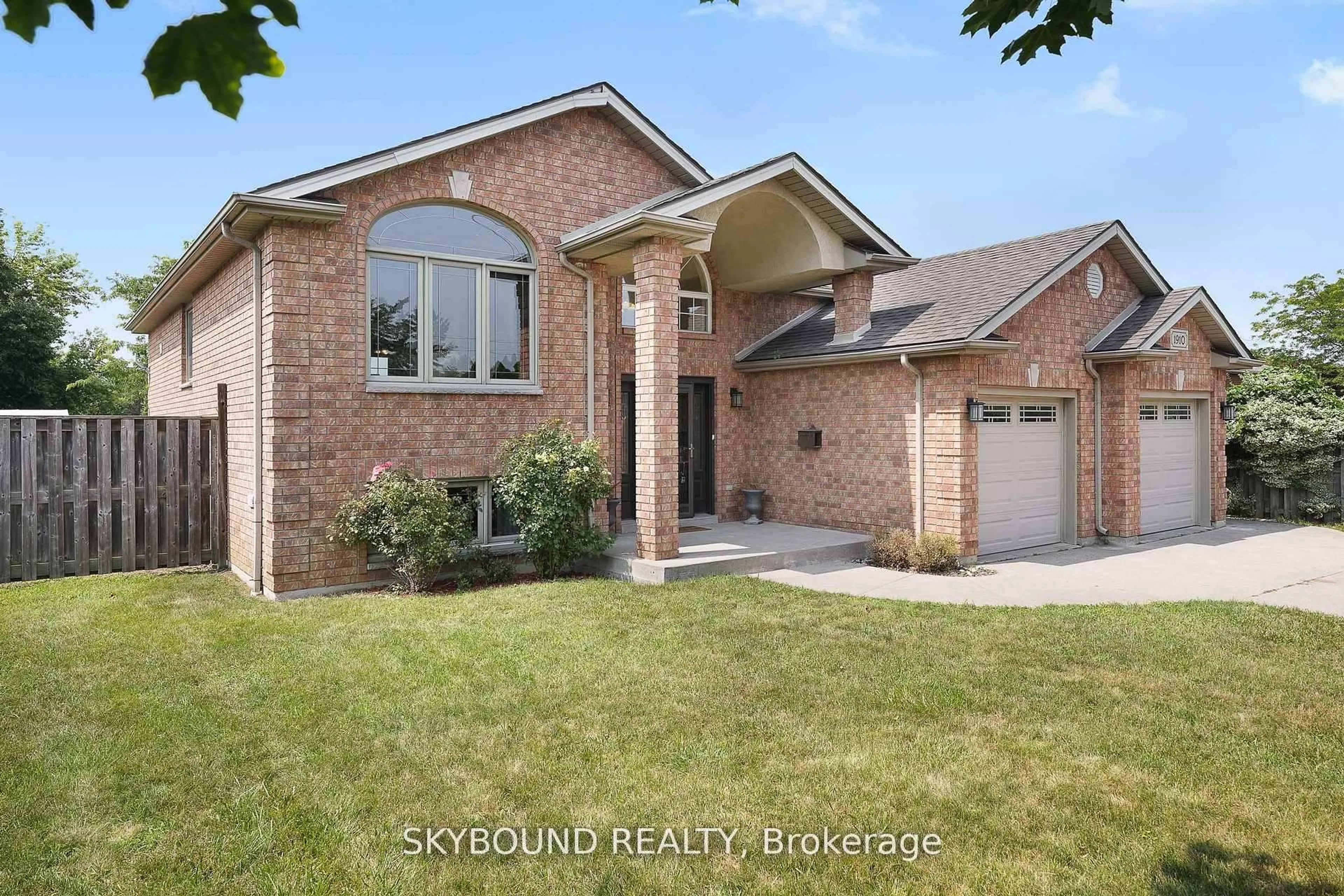 Home with brick exterior material, street for 1910 Michigan Ave, LaSalle Ontario N9J 3S5