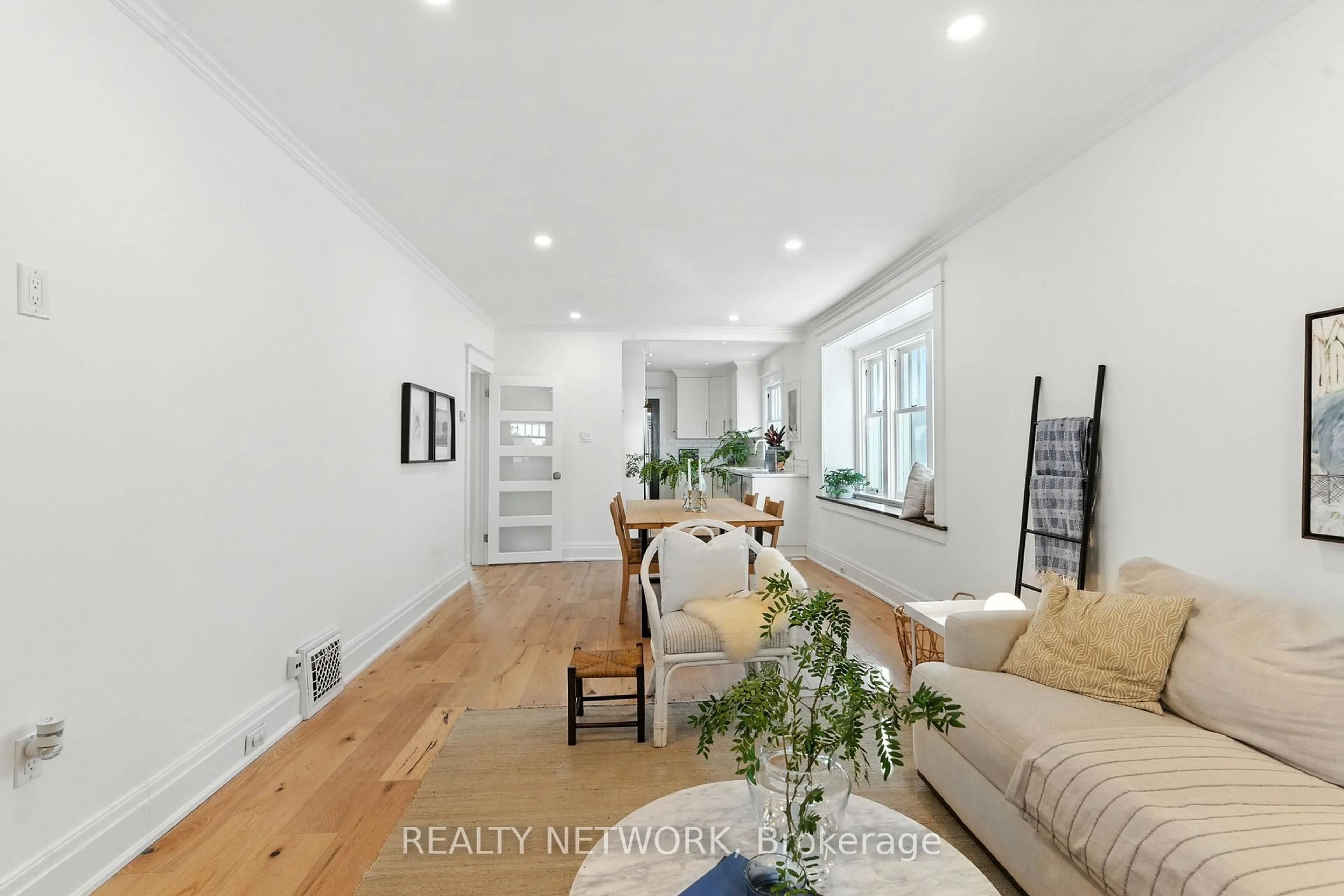 A pic of a room for 27 Dexter St, St. Catharines Ontario L2S 2L5