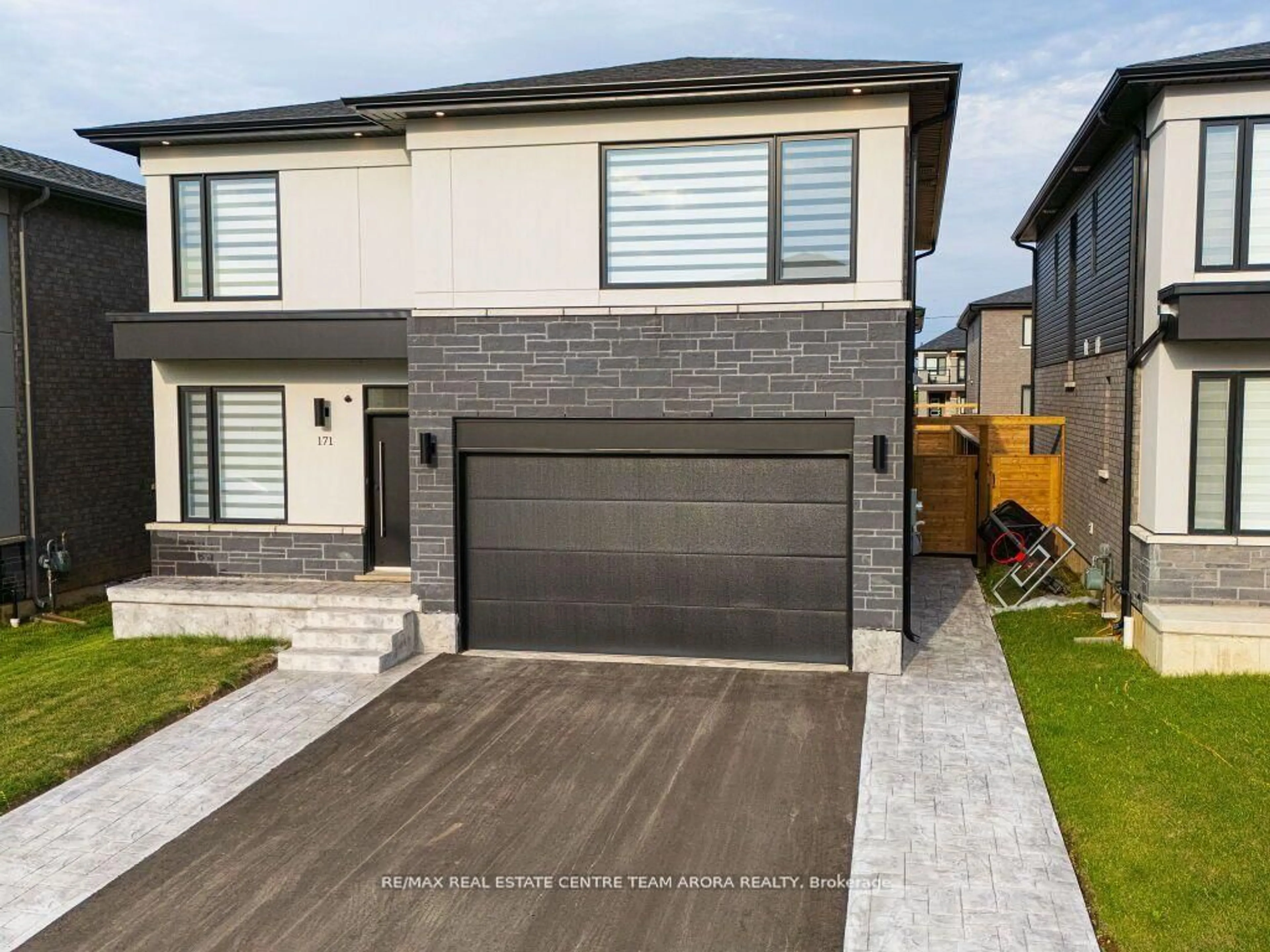 Home with brick exterior material, street for 171 Klein Circ, Hamilton Ontario L9K 0K5