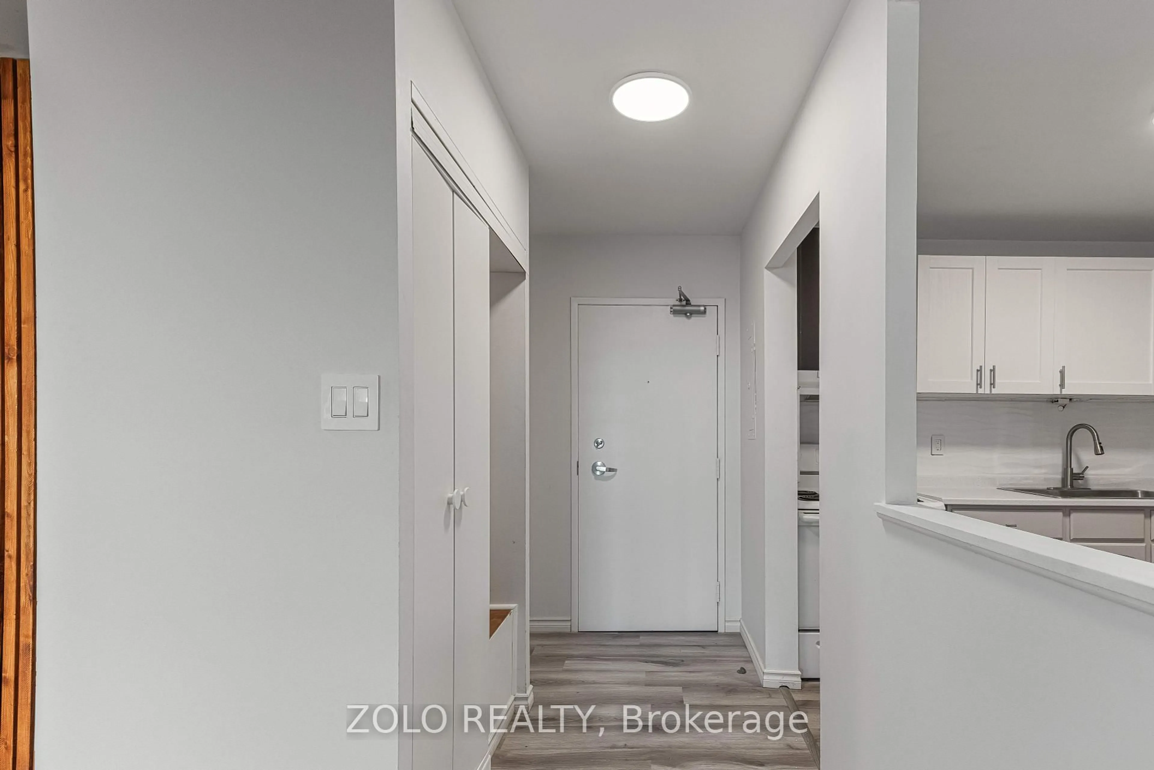 Indoor entryway for 66 Greenview Dr #909, Kingston Ontario K7M 7C5