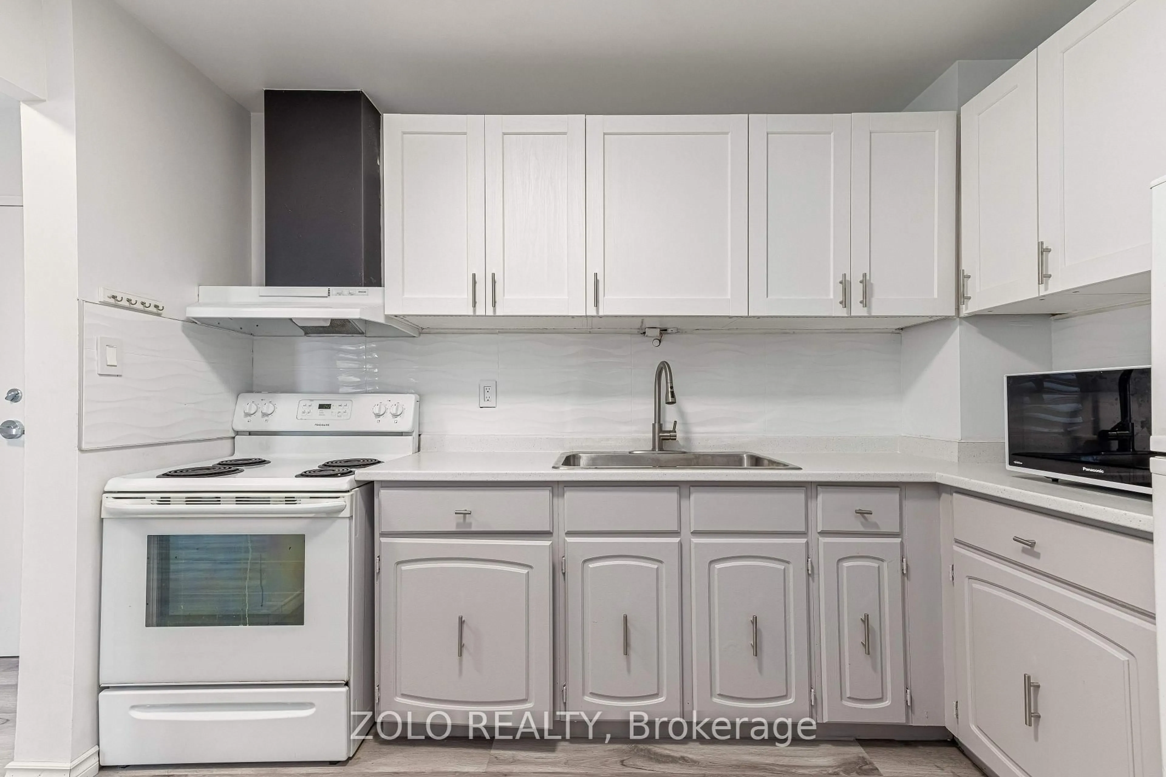 Standard kitchen, unknown for 66 Greenview Dr #909, Kingston Ontario K7M 7C5