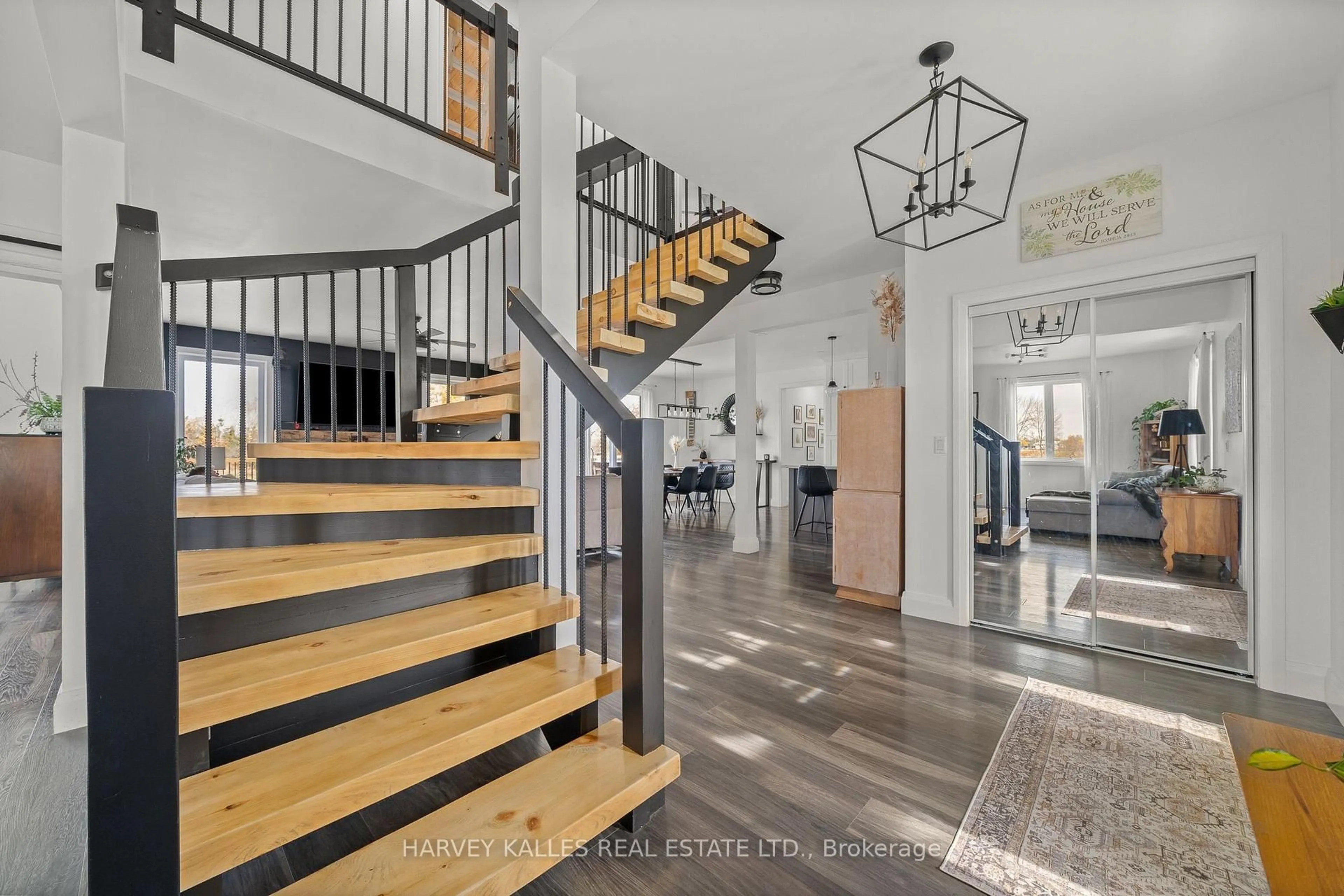 Indoor entryway for 2100 County Rd 1 Rd, Prince Edward County Ontario K0K 1G0