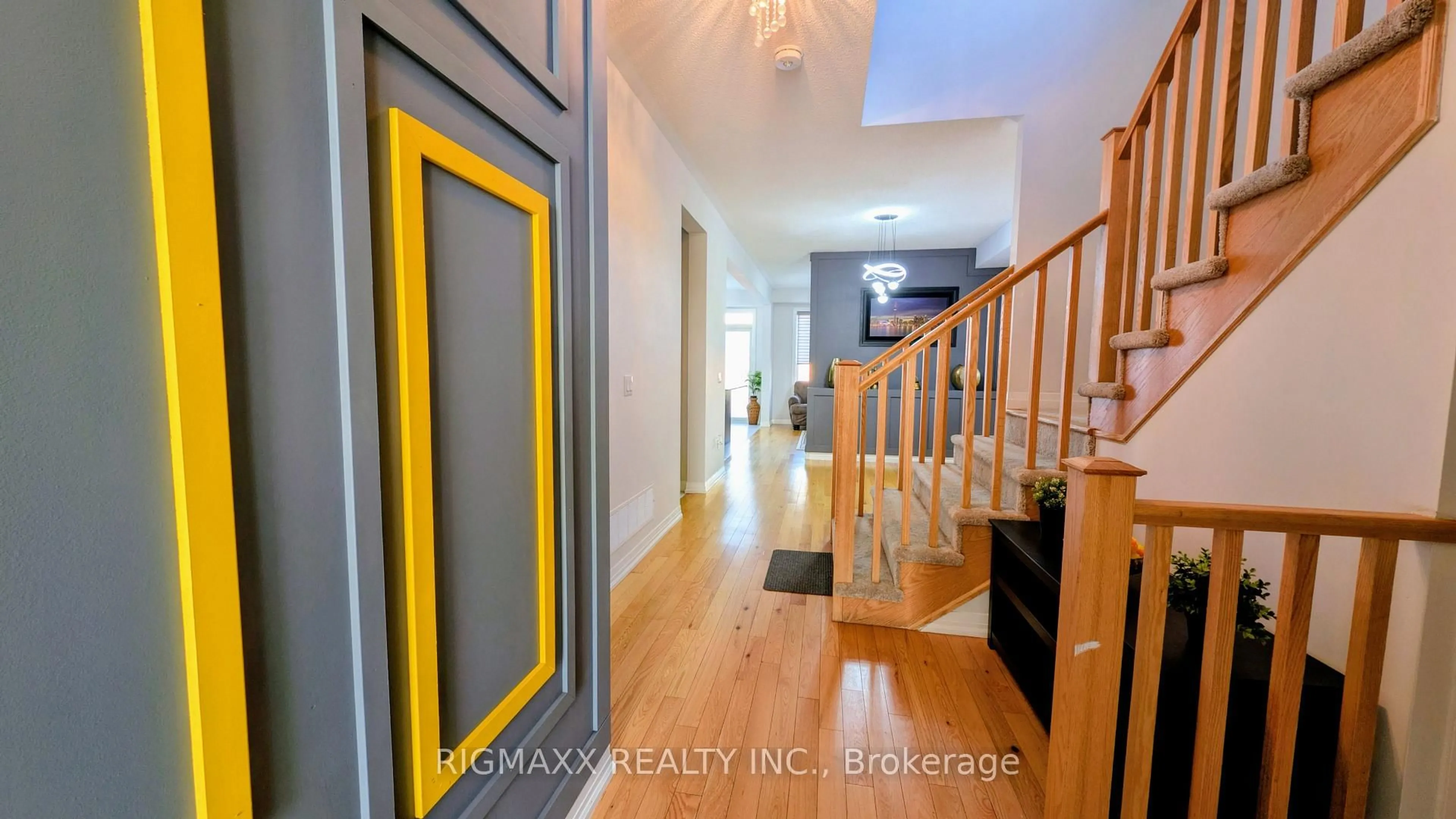 Indoor entryway for 208 Rosebury Way, Hamilton Ontario L0R 1W0