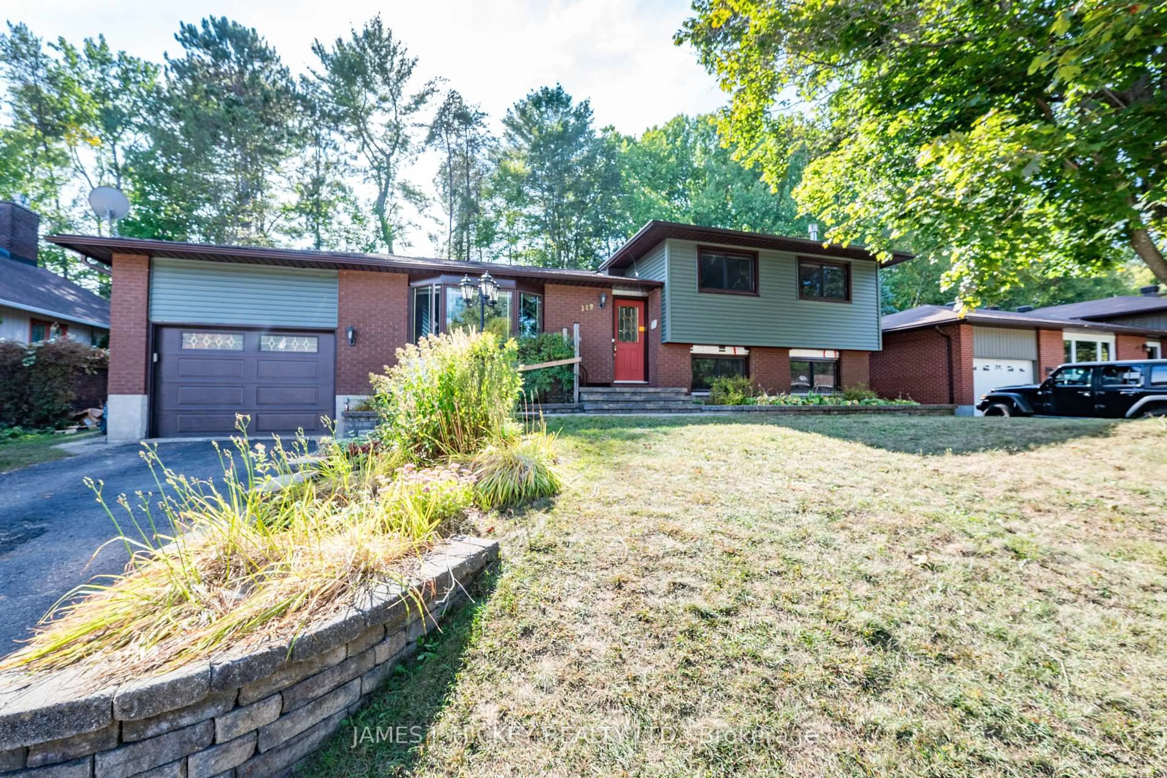 Home with brick exterior material, street for 119 FRONTENAC Cres, Deep River Ontario K0J 1P0