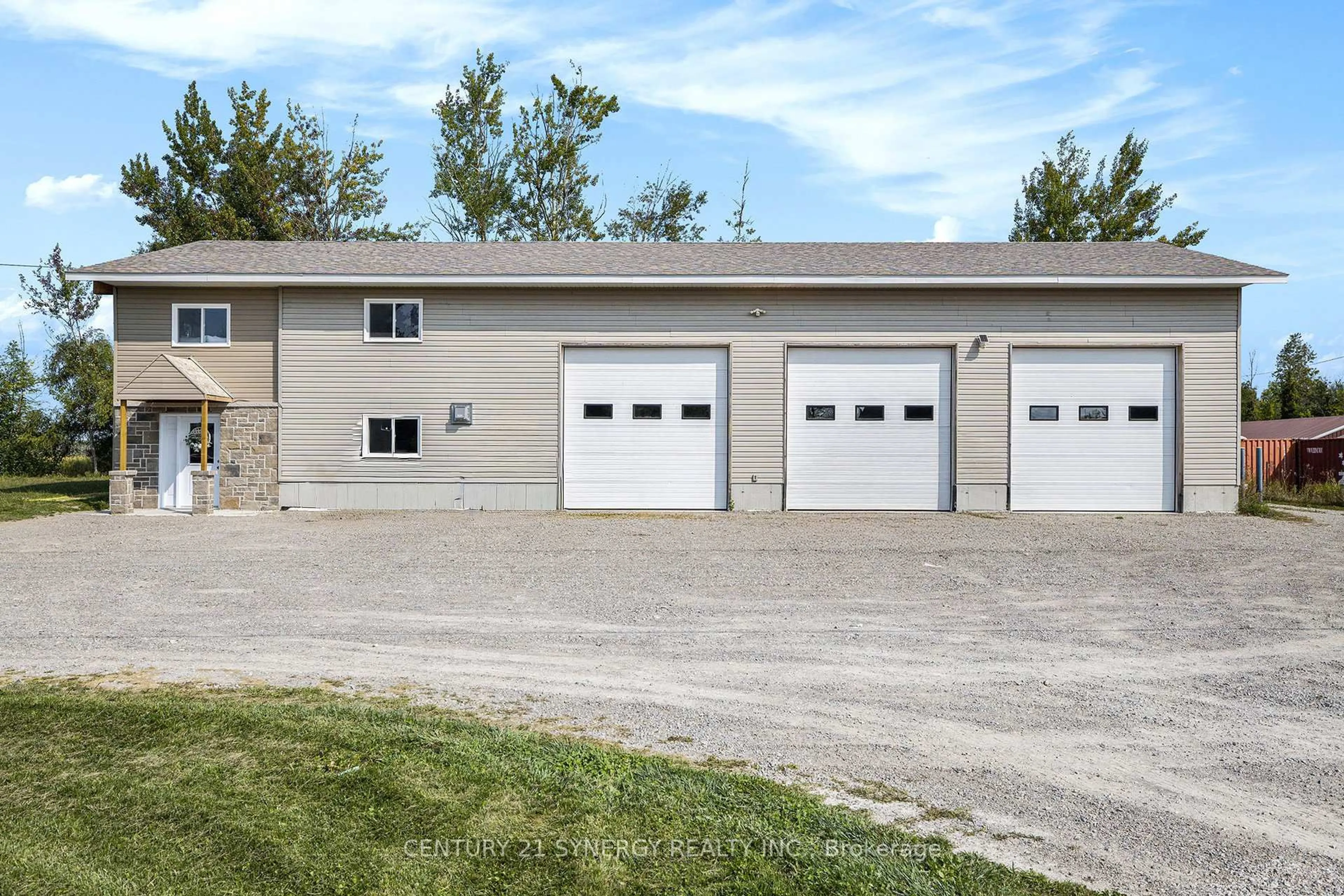 Indoor garage for 3678 Highway 43 W Rd, Smiths Falls Ontario K7A 4S4