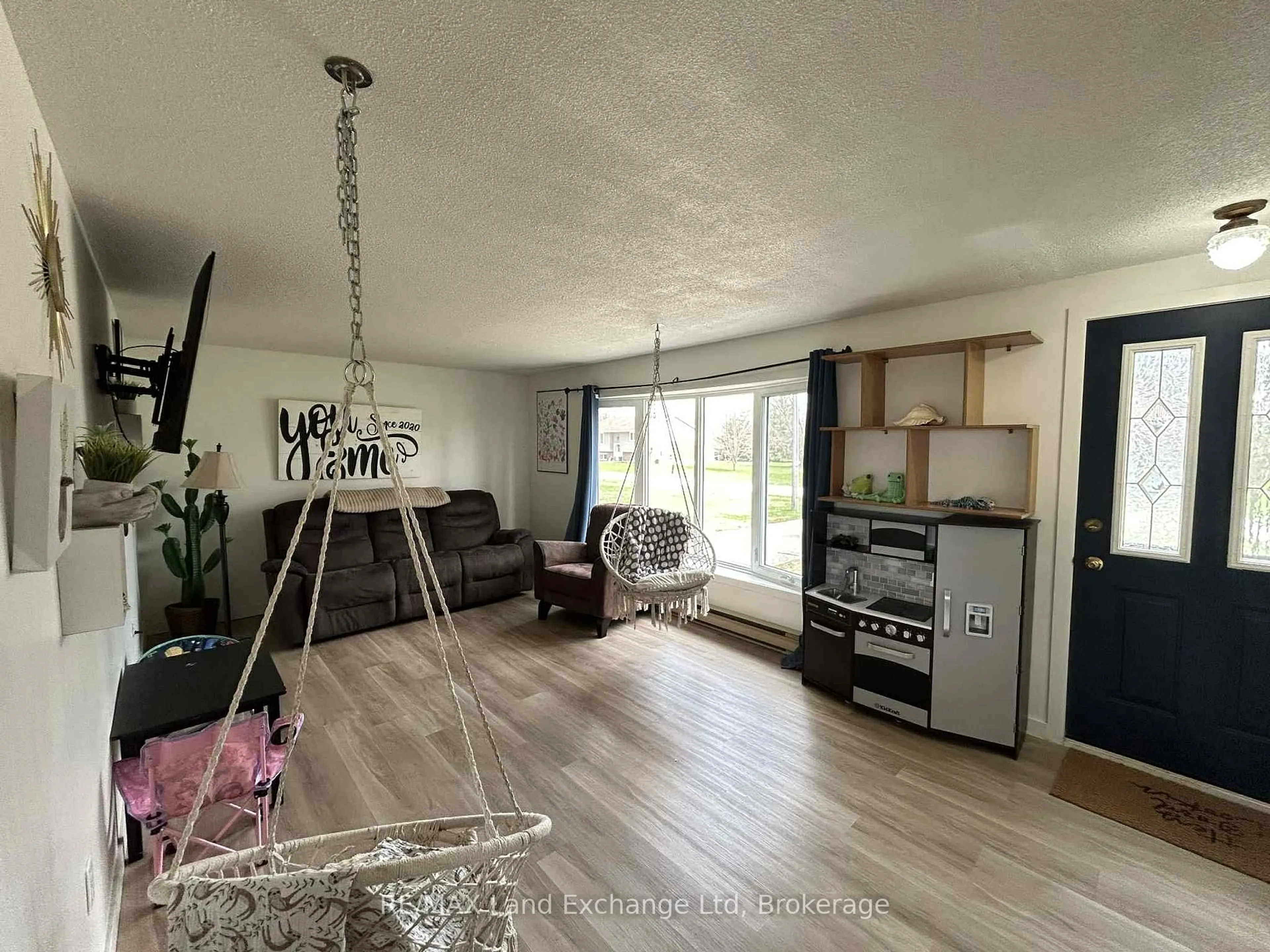 A pic of a room for 86731 Fischer Line, Morris Turnberry Ontario N0G 2W0