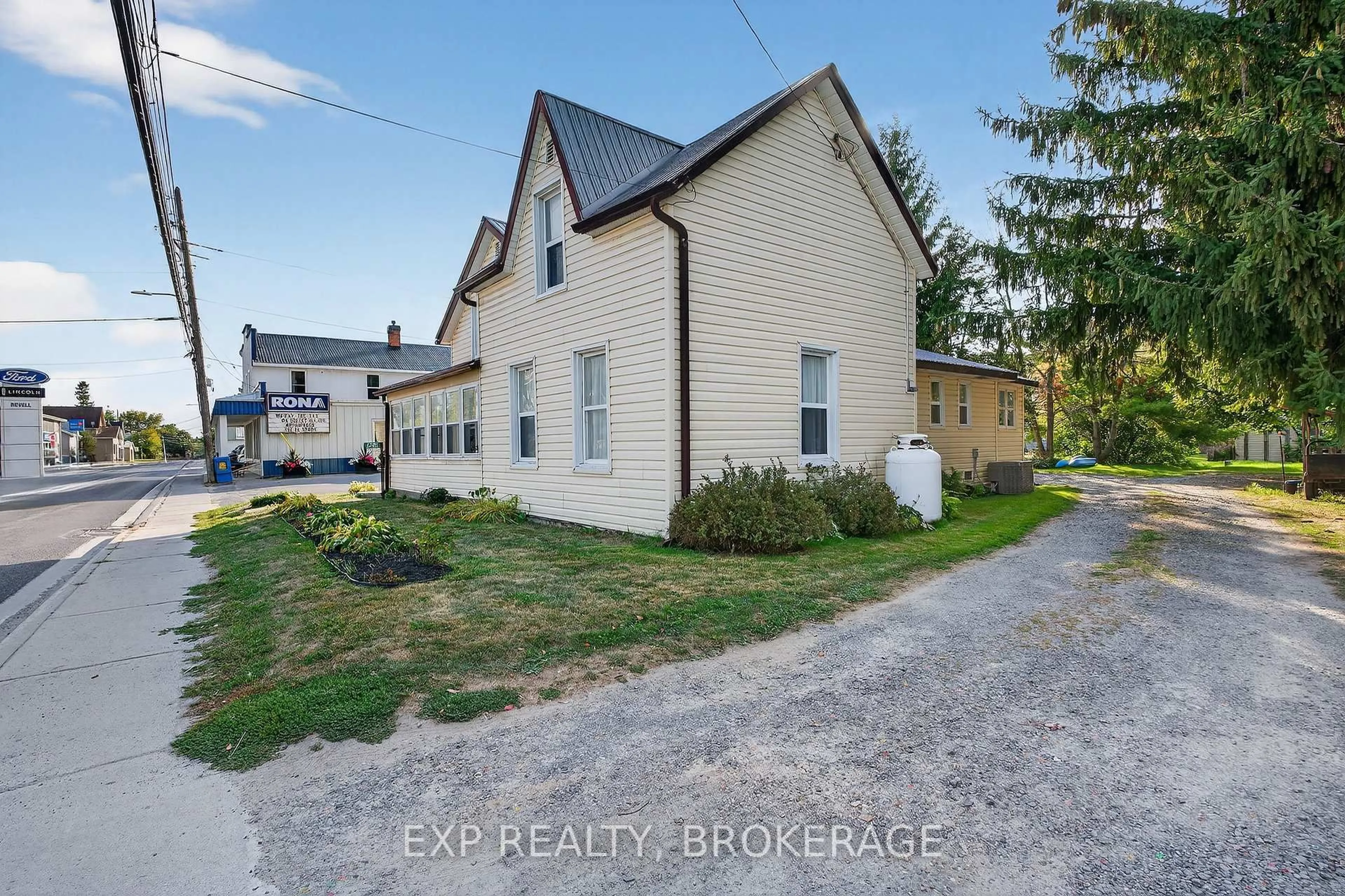 A pic from outside/outdoor area/front of a property/back of a property/a pic from drone, street for 6745 ROAD 38, Frontenac Ontario K0H 0B8