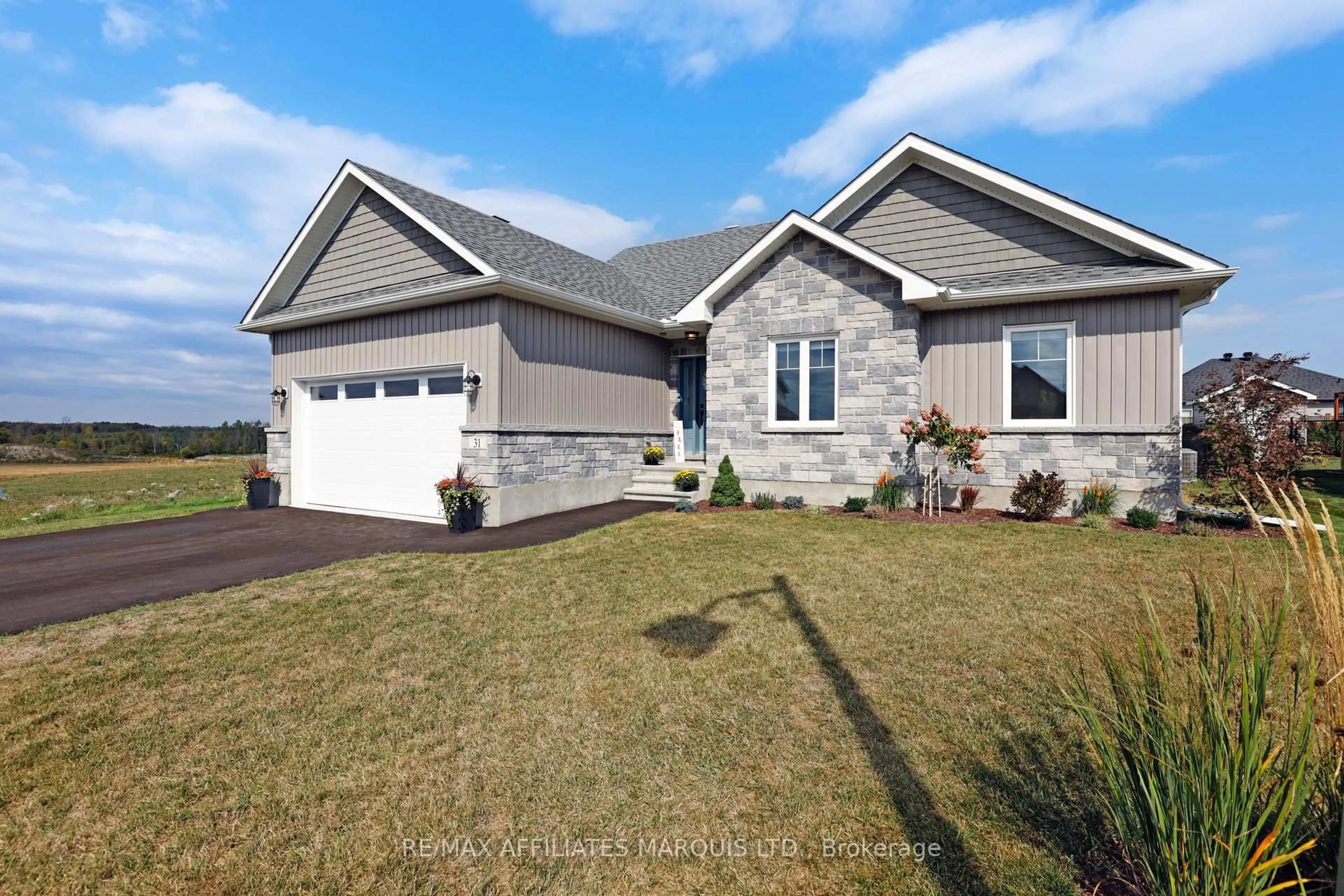 Home with vinyl exterior material, street for 31 HILDA St, South Stormont Ontario K0C 1P0