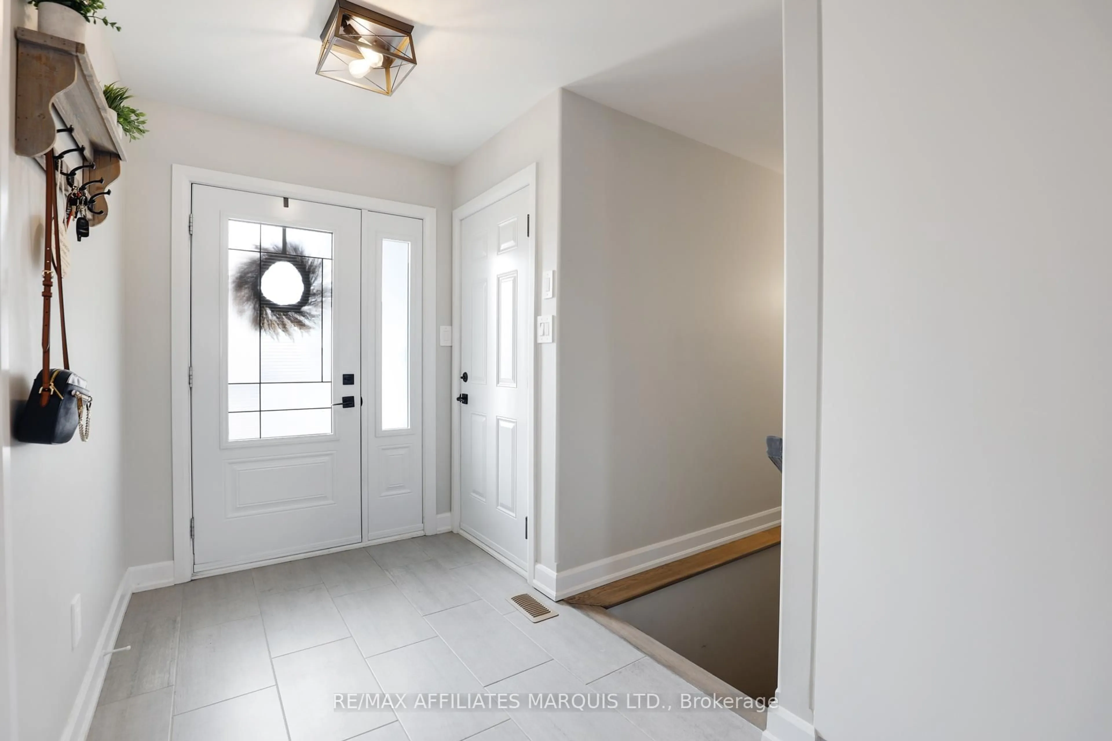 Indoor entryway for 31 HILDA St, South Stormont Ontario K0C 1P0