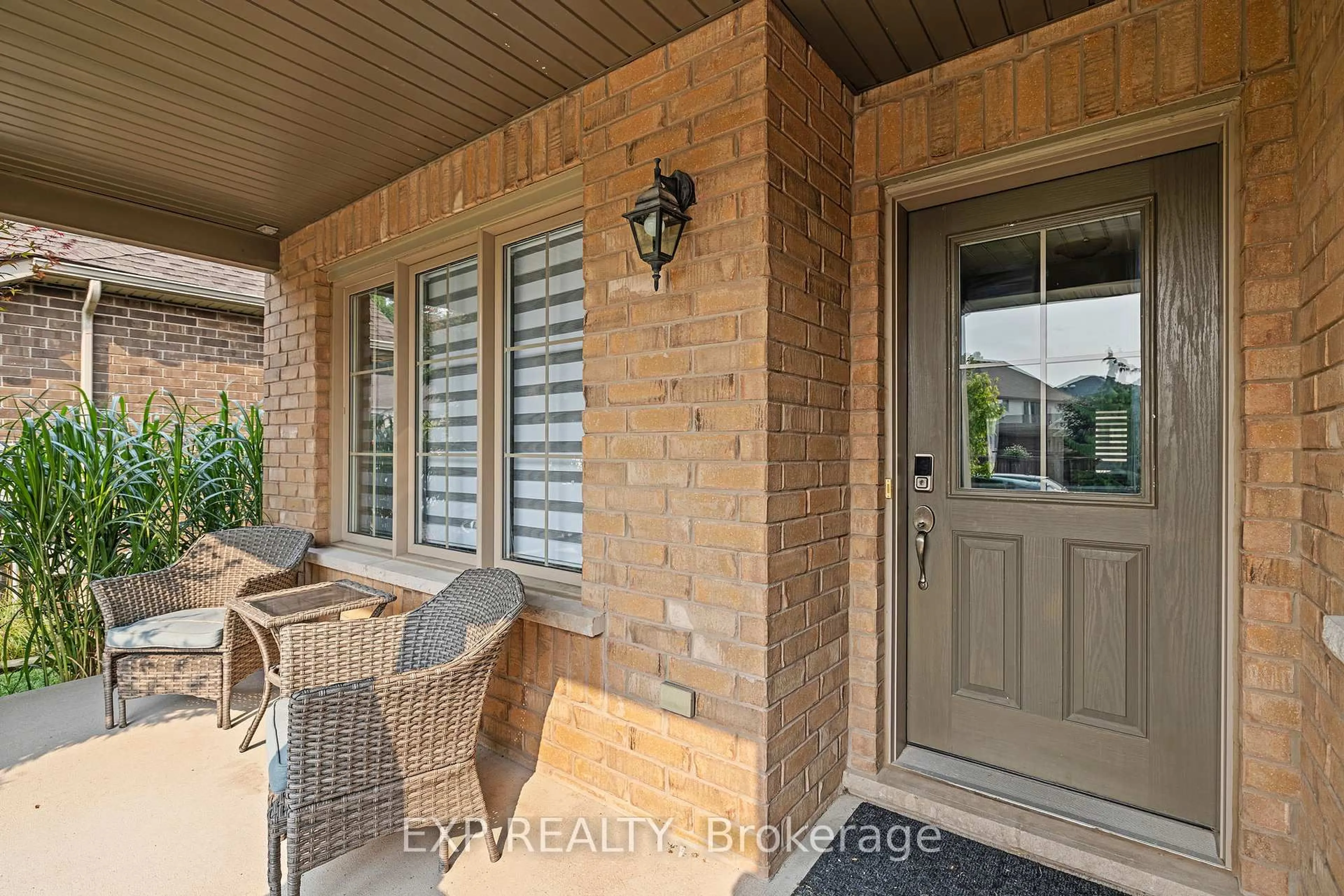 Indoor entryway for 6540 Richard Cres, Niagara Falls Ontario L2H 0A9