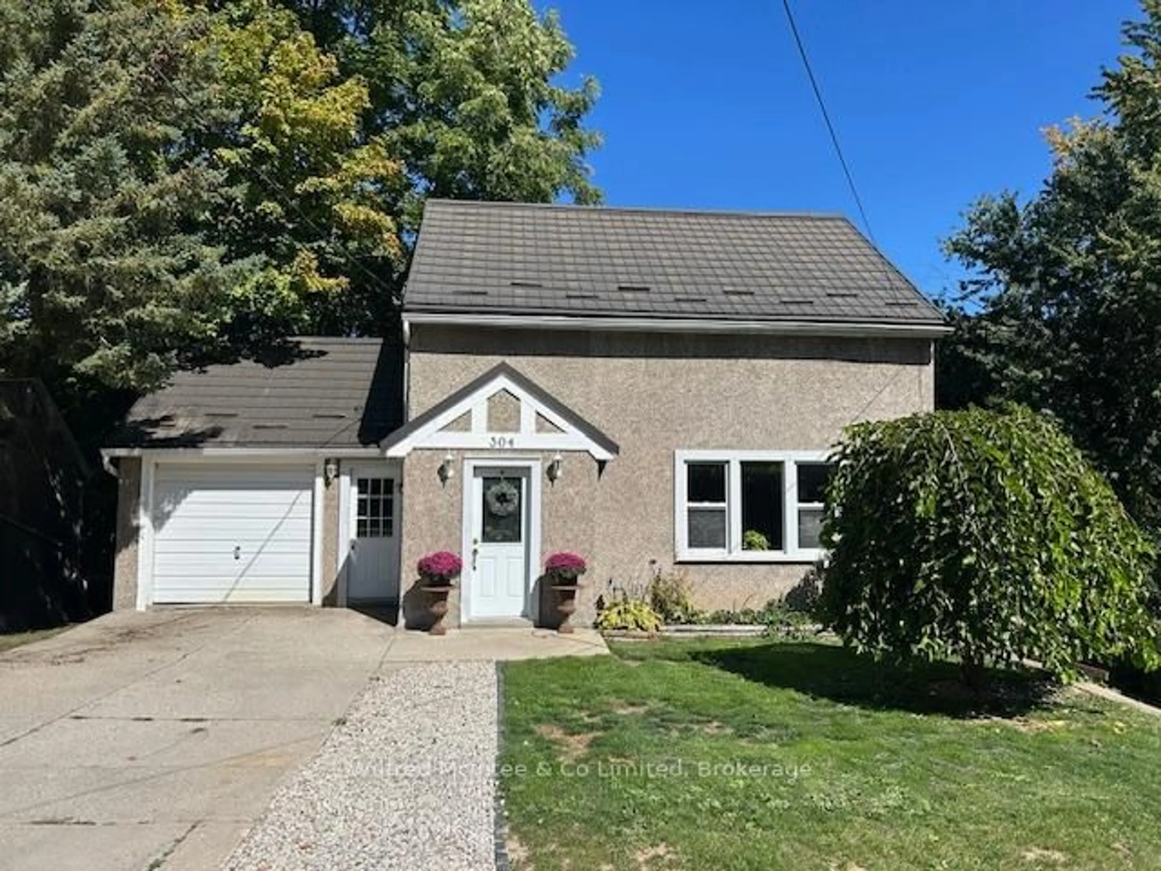 Unknown for 304 Napier St, Brockton Ontario N0G 2V0