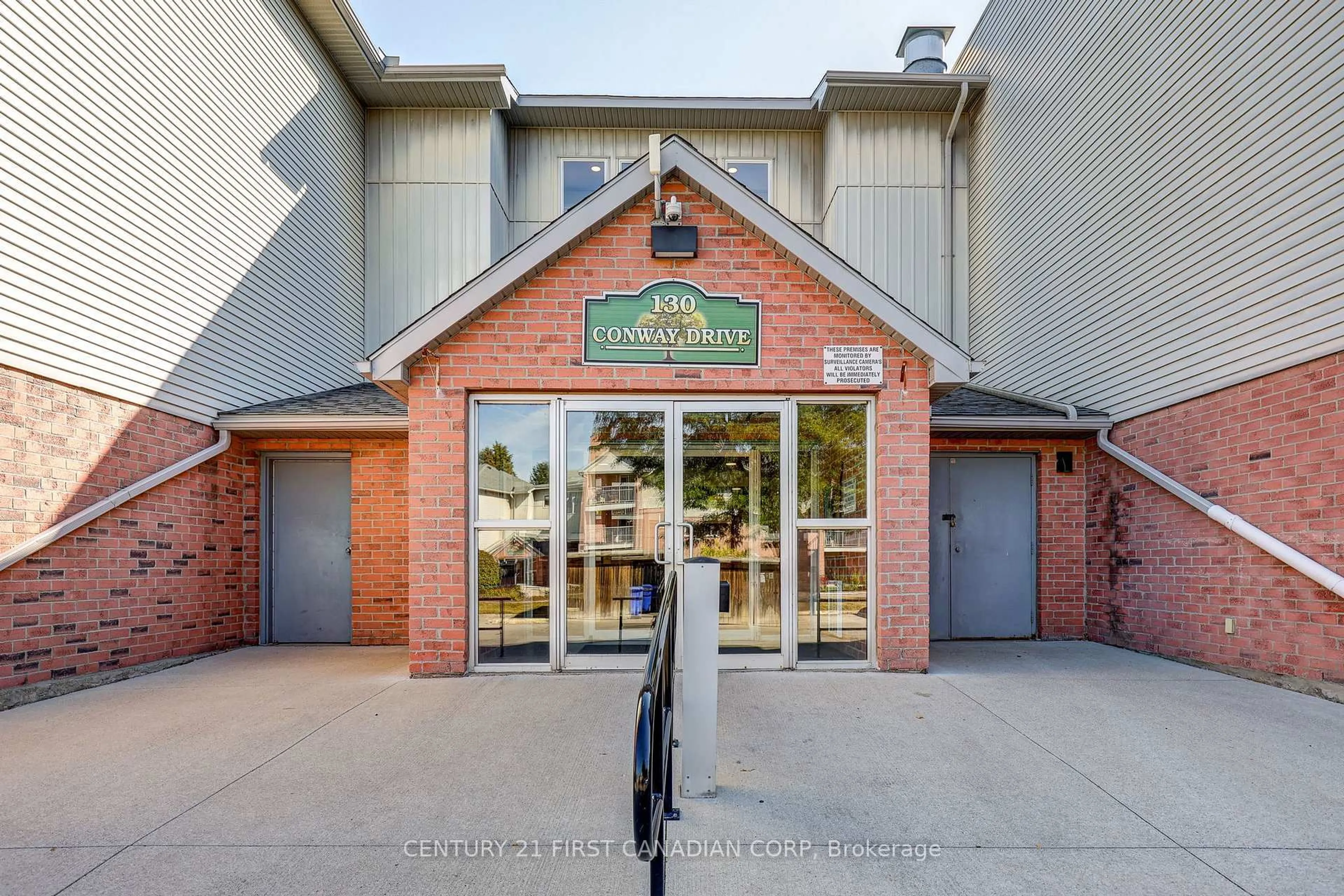 Indoor foyer for 130 Conway Dr #123, London South Ontario N6E 3M9