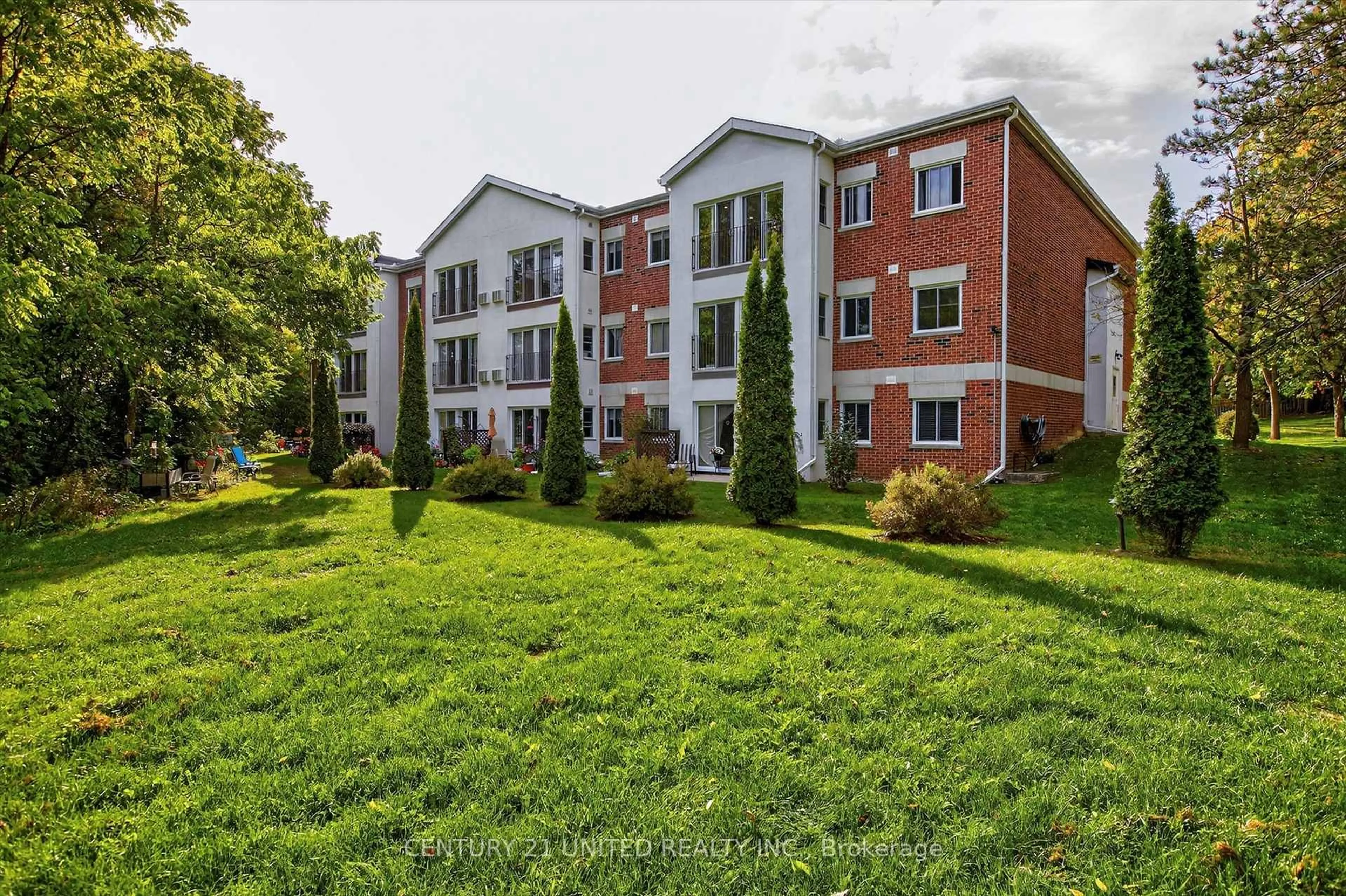 Patio, building for 1111 Water St #113, Peterborough Ontario K9H 3P7