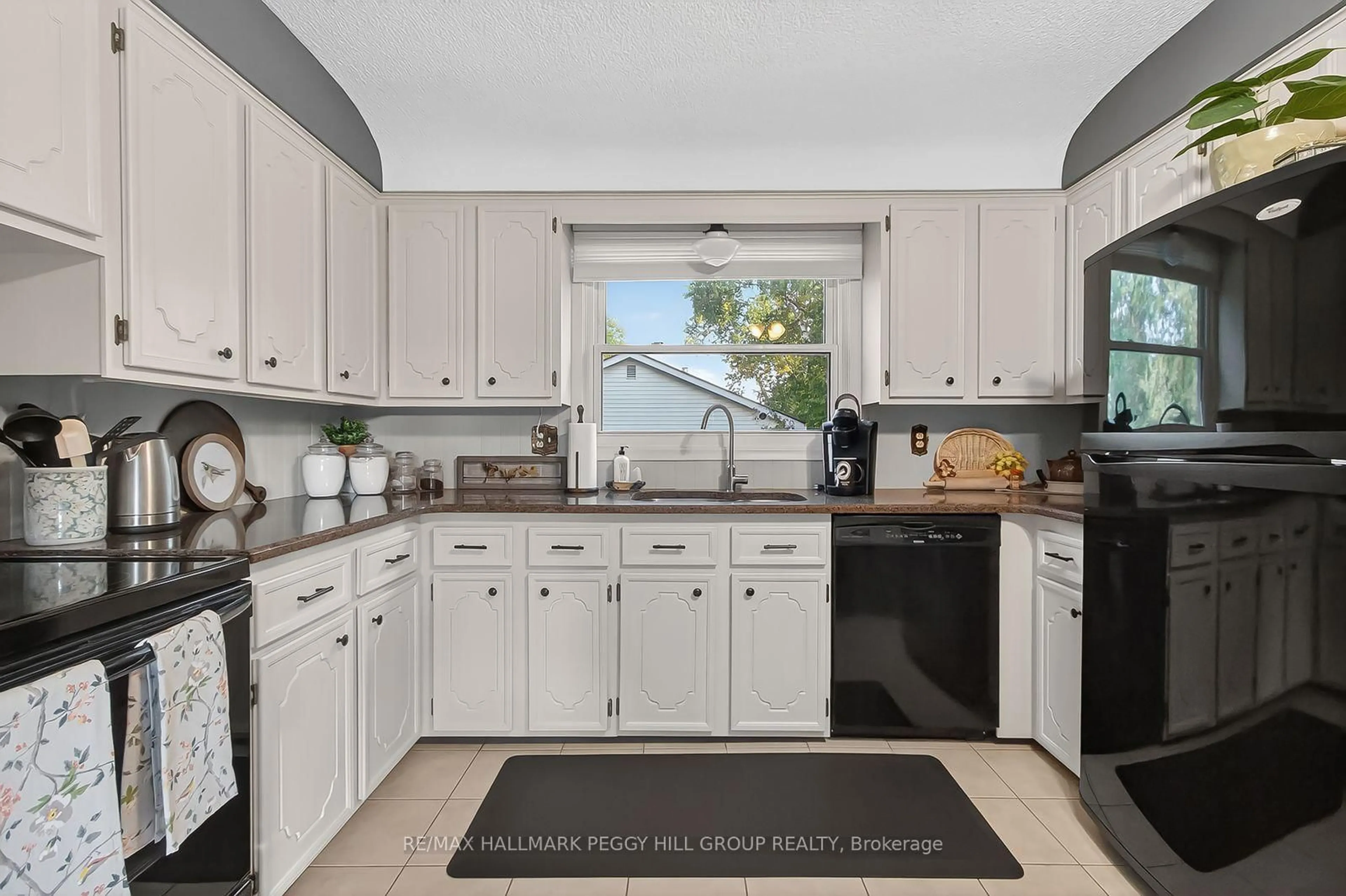 Standard kitchen, unknown for 1 Jason Crt, London South Ontario N6J 2B9