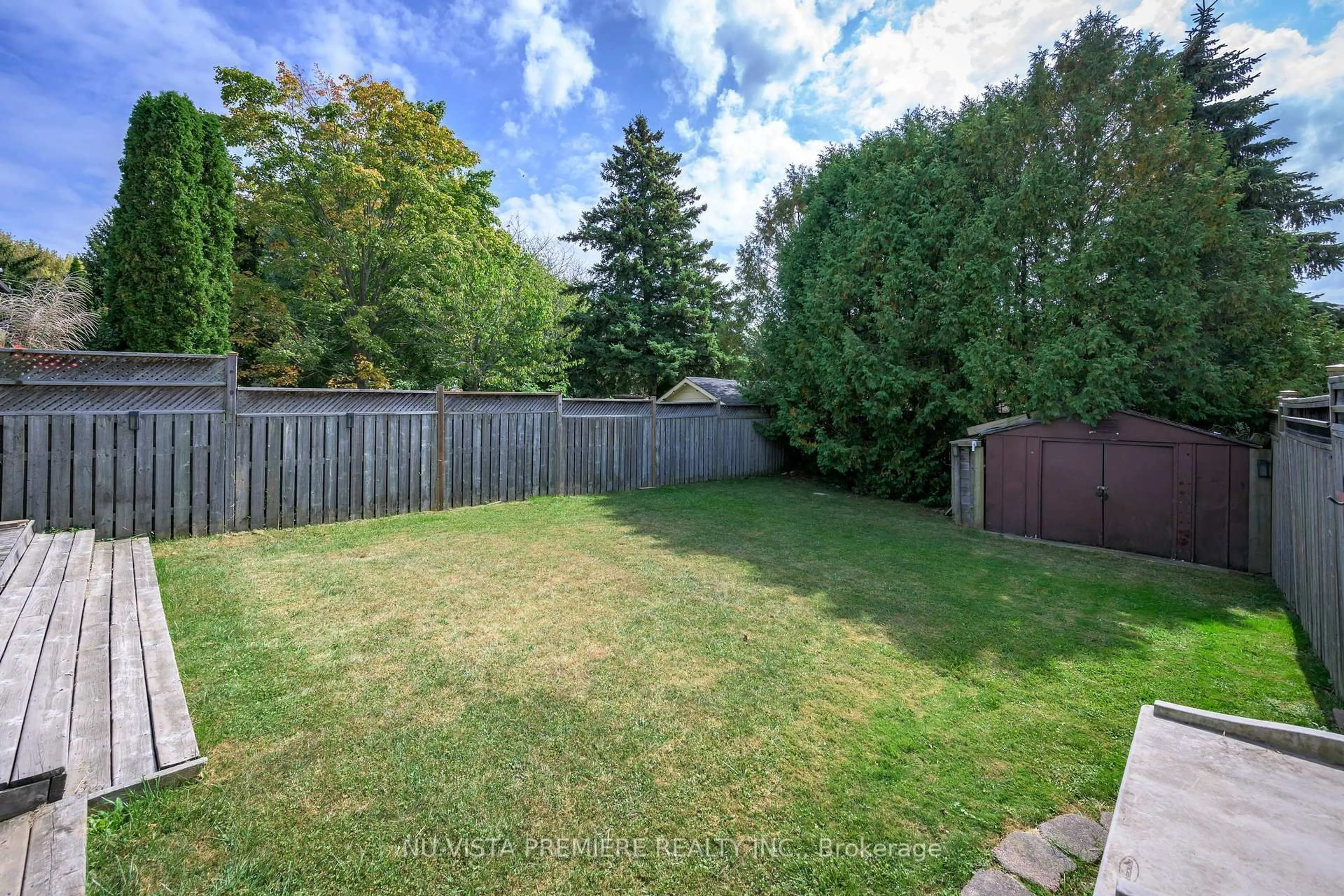 Patio, unknown for 195 Banbury Rd, London South Ontario N5Z 4M1