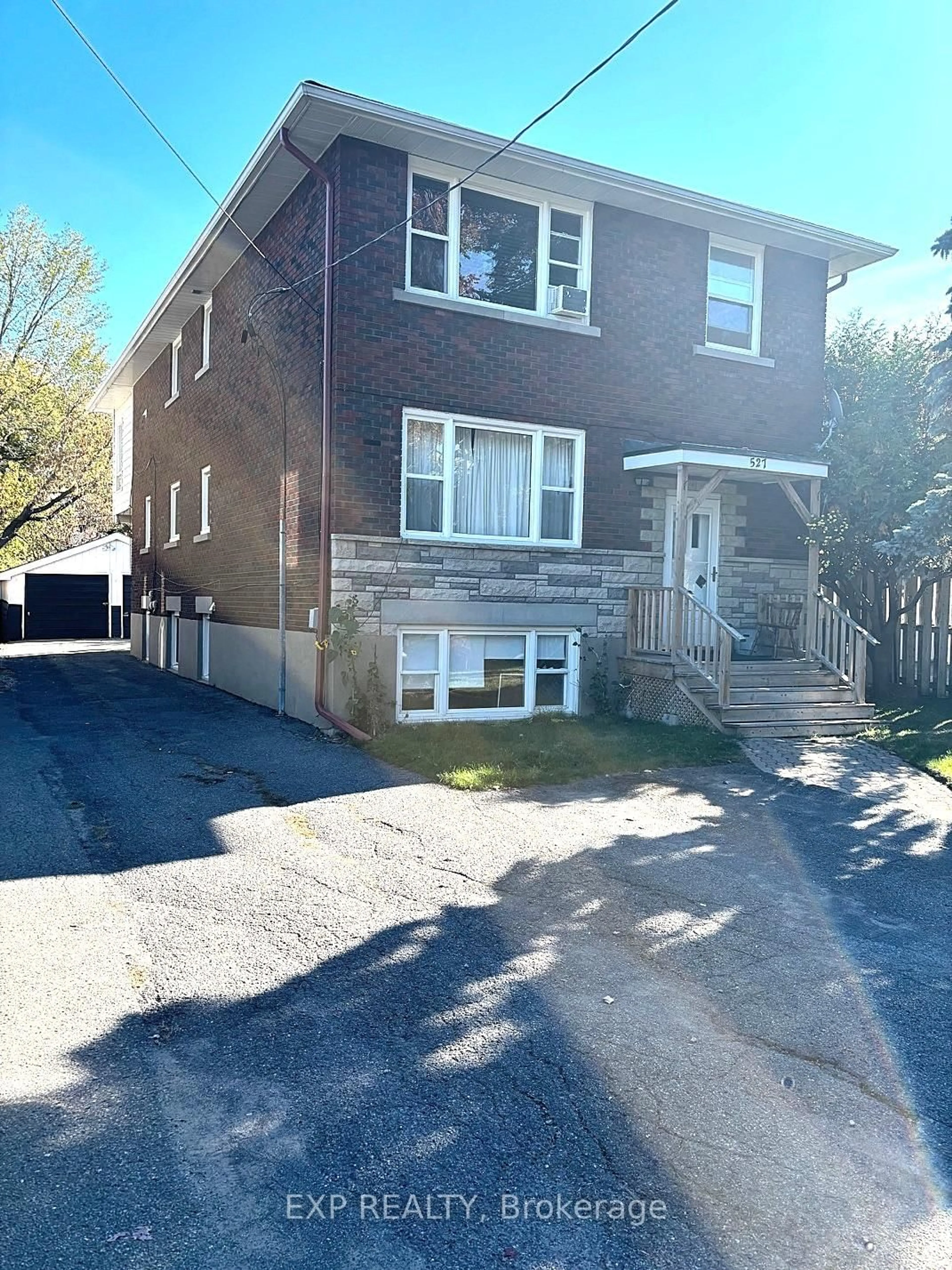 Unknown for 527 Laderoute Ave, Ottawa Ontario K1Z 5V9
