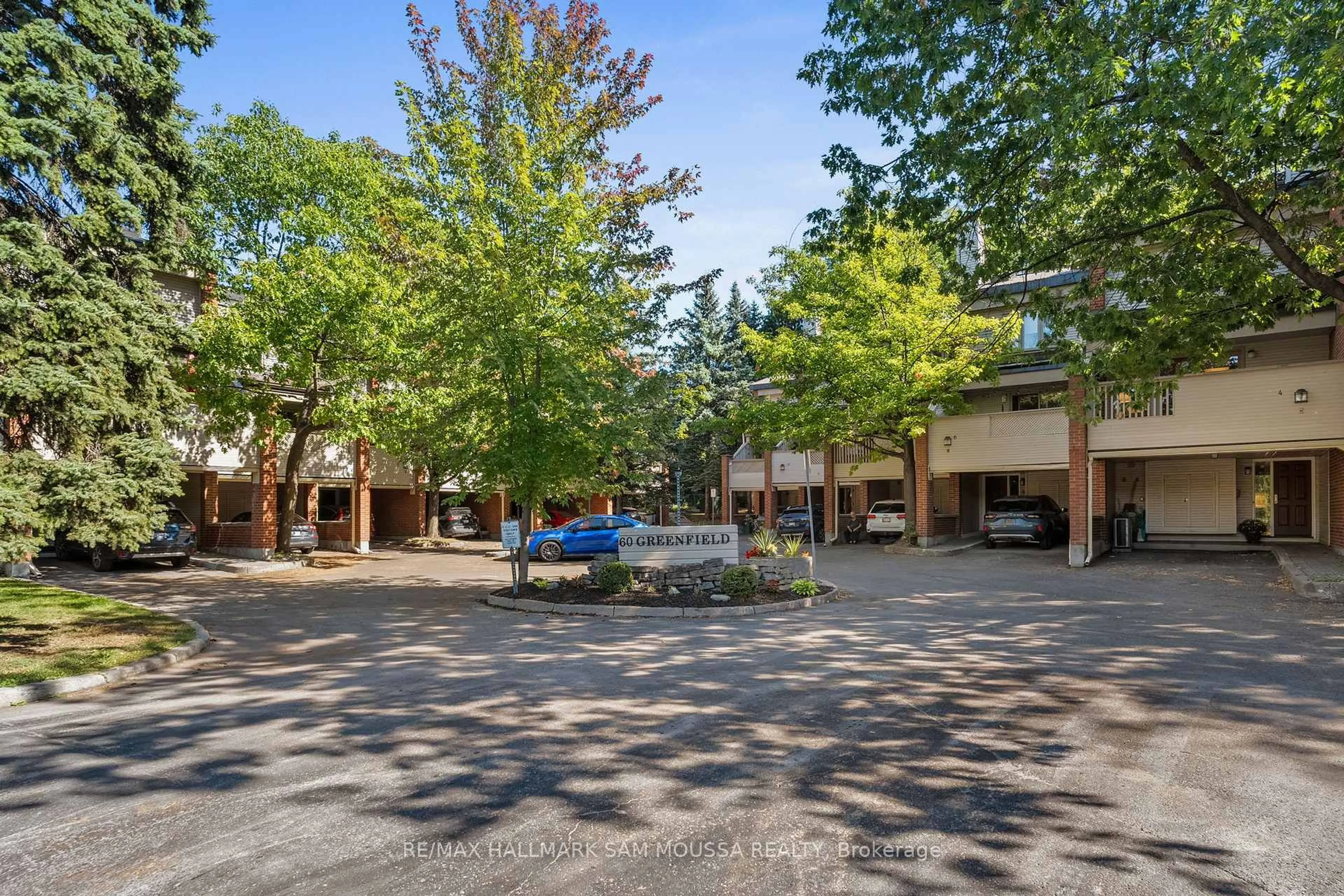Patio, street for 60 Greenfield Ave #4, Ottawa Ontario K1S 0X7