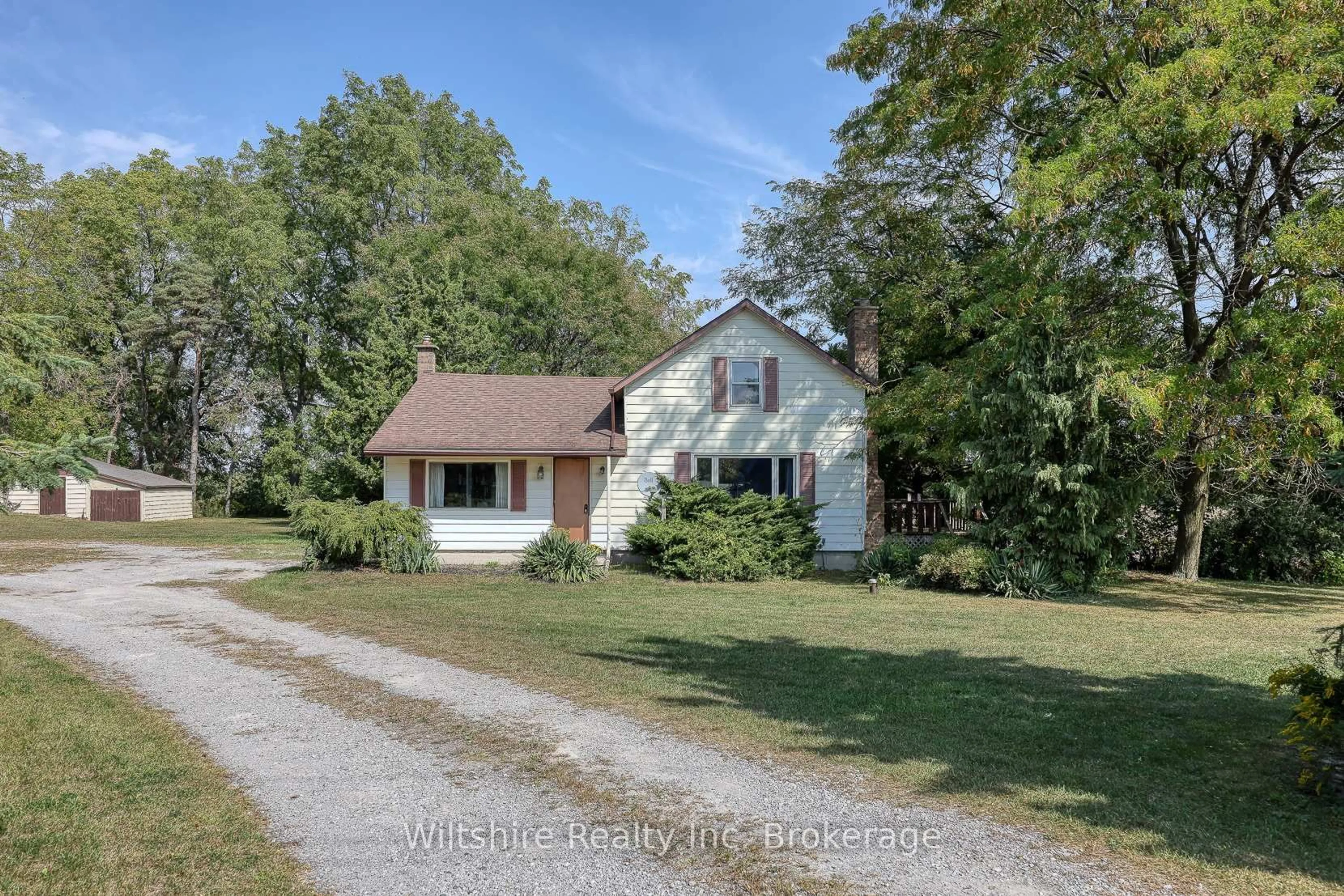 A pic from outside/outdoor area/front of a property/back of a property/a pic from drone, street for 365 Highway 3 Highway, Norfolk Ontario N0J 1E0