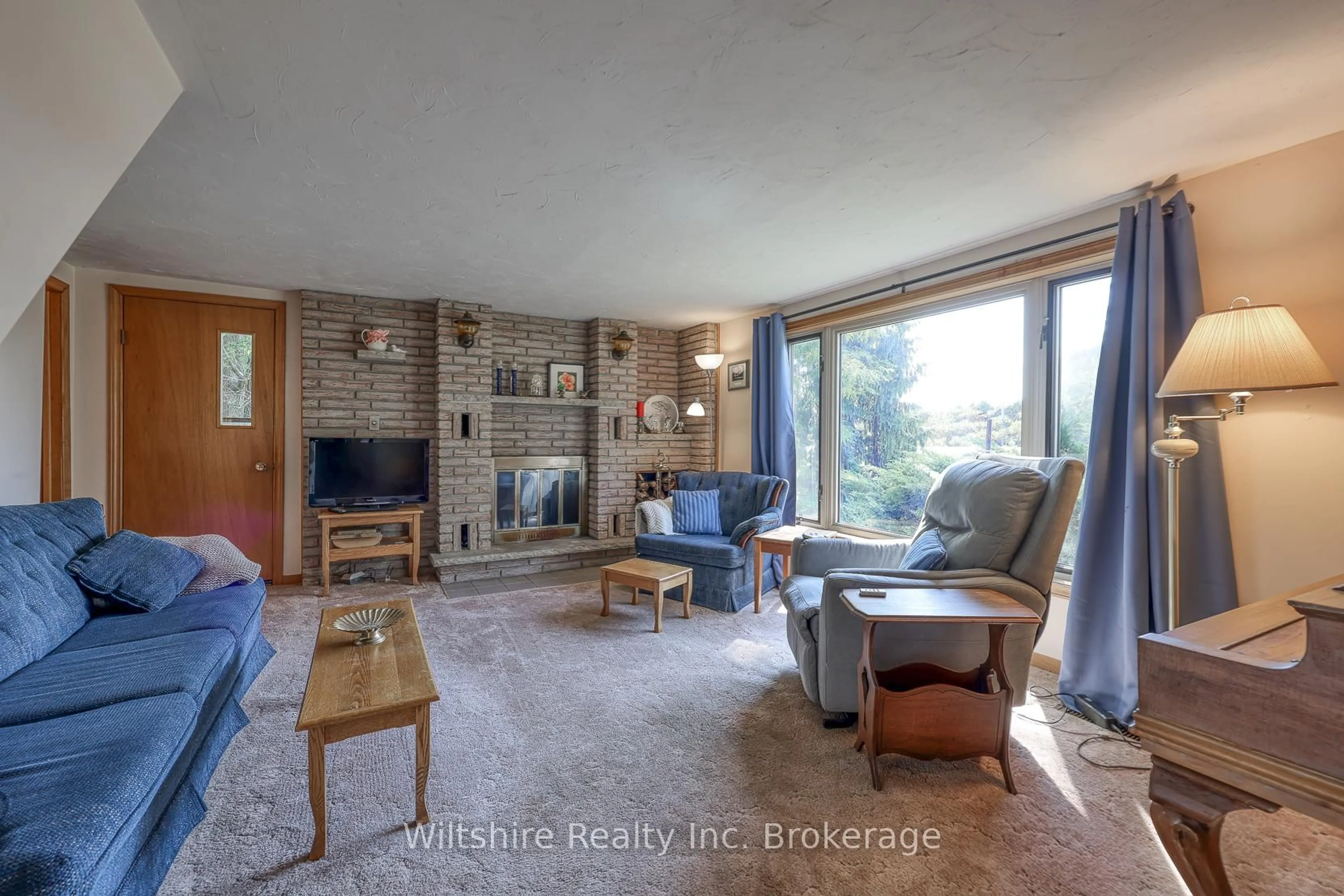 Living room with furniture, unknown for 365 Highway 3 Highway, Norfolk Ontario N0J 1E0