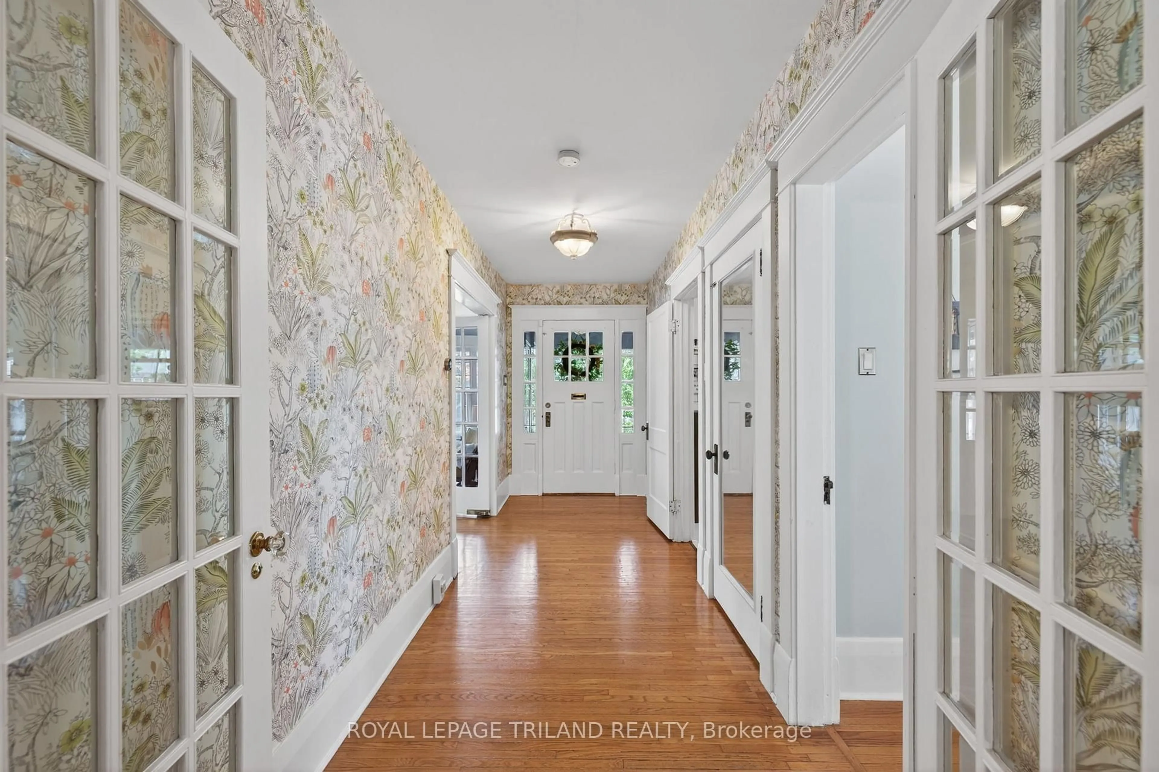 Indoor entryway for 263 Ridout St, London South Ontario N6C 3Y7
