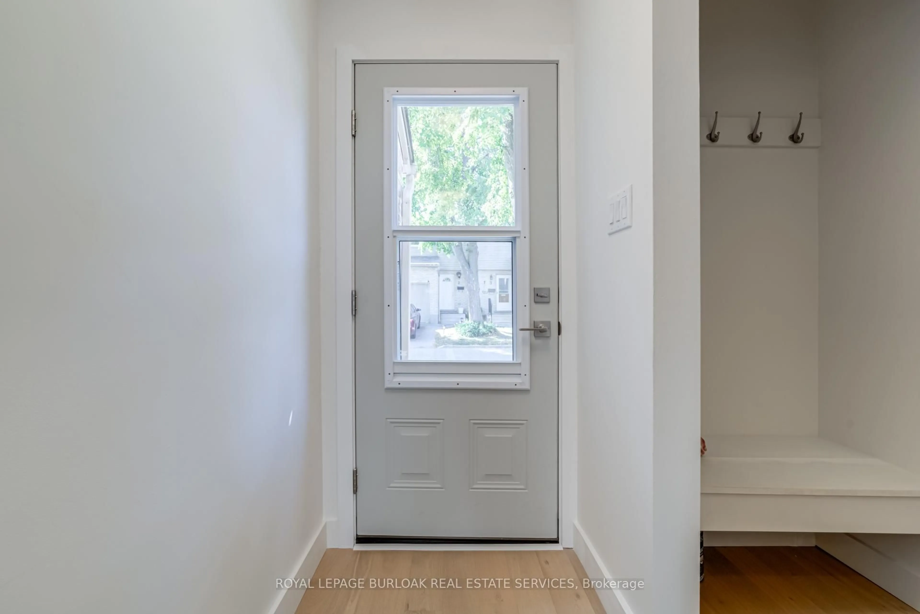 Indoor entryway for 1396 Upper Ottawa St #6, Hamilton Ontario L8W 1R1