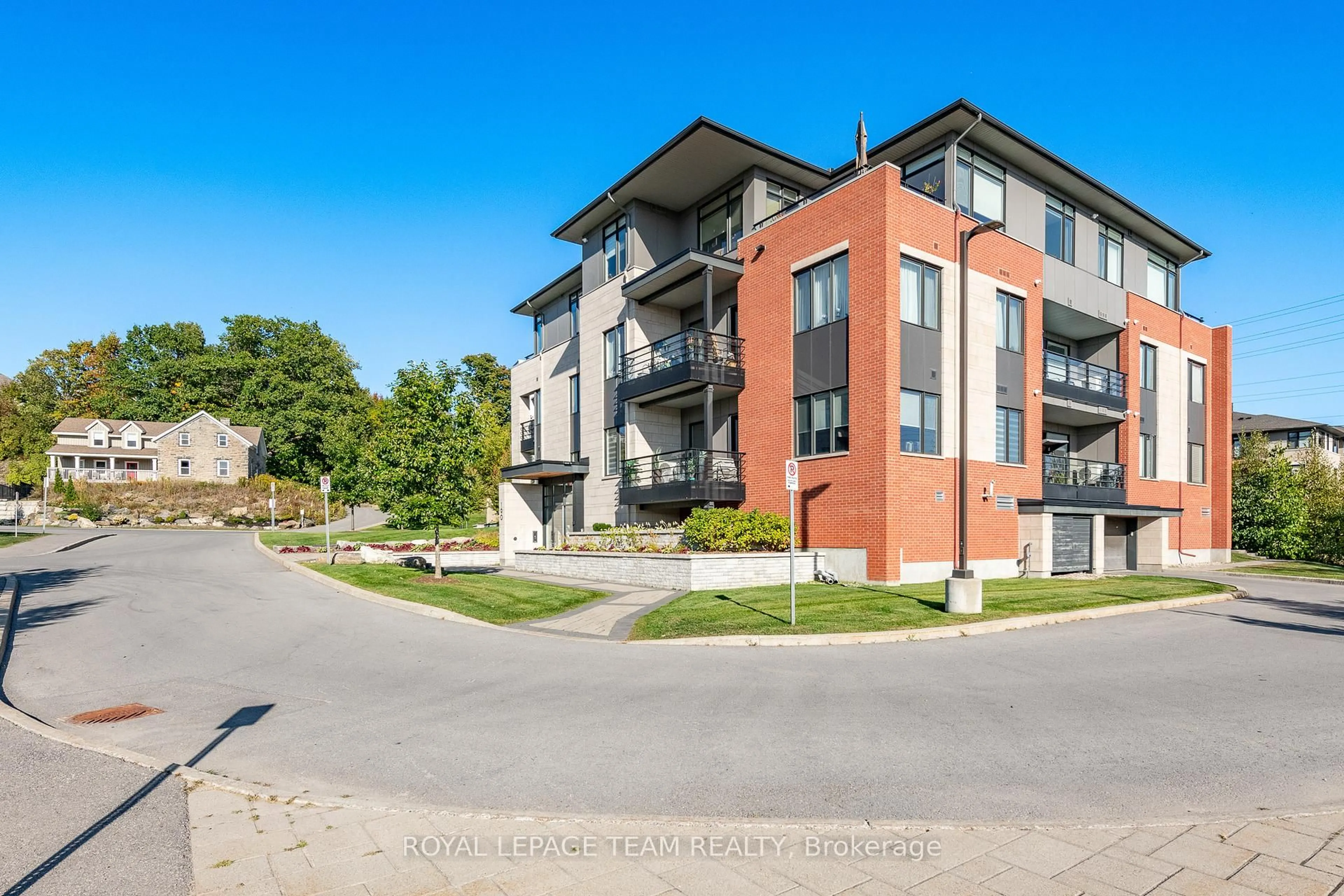A pic from outside/outdoor area/front of a property/back of a property/a pic from drone, unknown for 190 Boundstone Way #302, Ottawa Ontario K2T 0M9