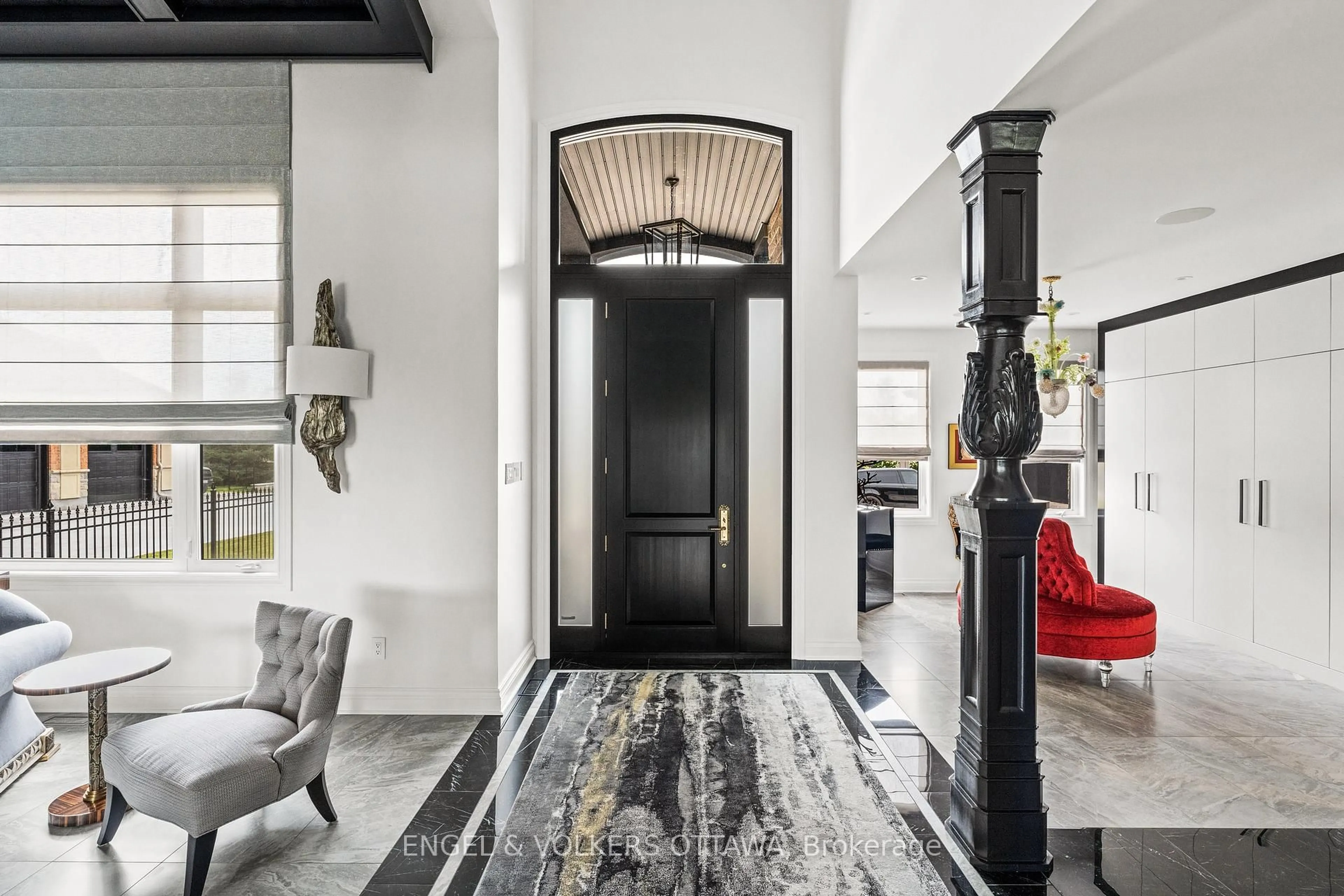Indoor entryway for 151 Winding Way, Ottawa Ontario K2C 3H1