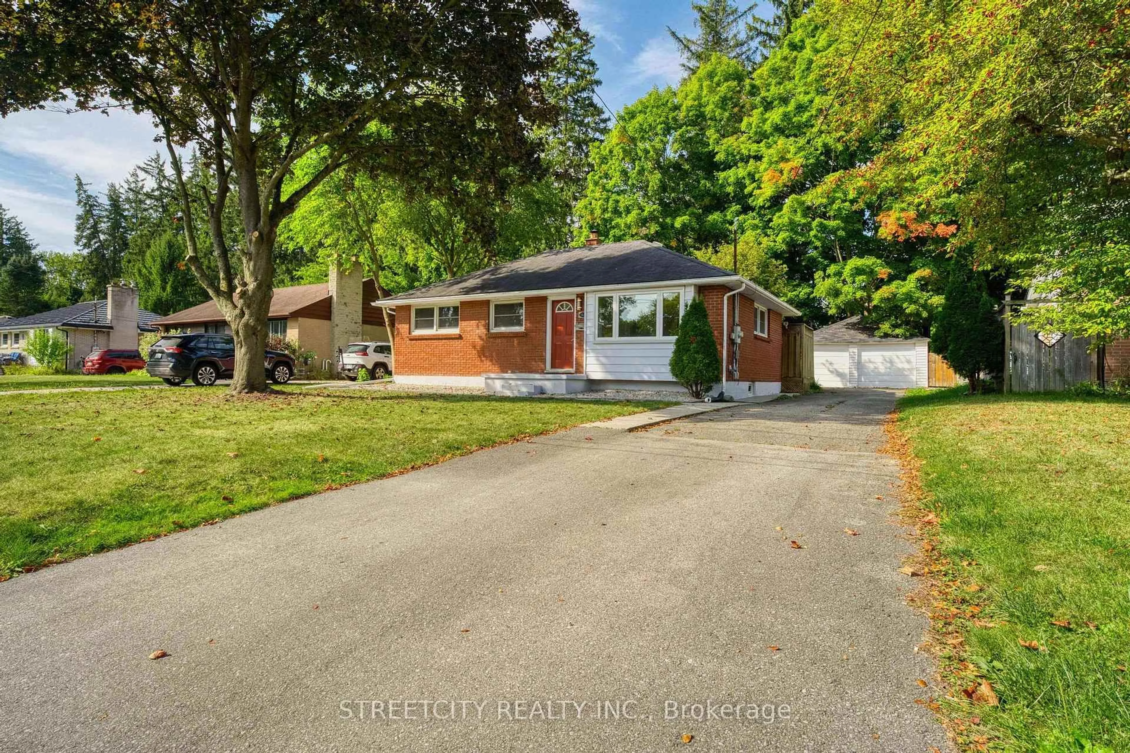 A pic from outside/outdoor area/front of a property/back of a property/a pic from drone, street for 167 Trowbridge Ave, London South Ontario N6J 3M2