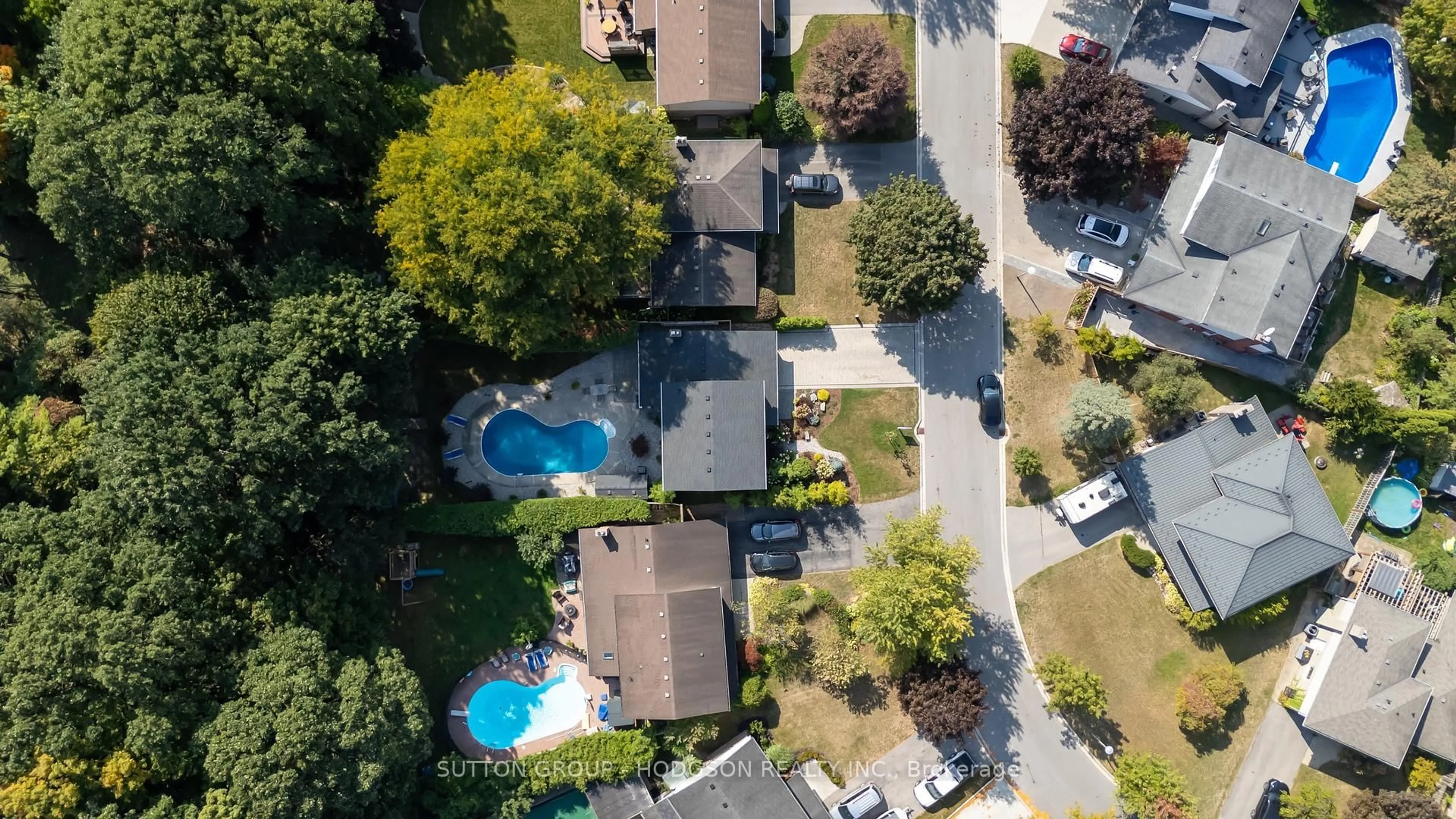 A pic from outside/outdoor area/front of a property/back of a property/a pic from drone, street for 169 Camden Cres, London North Ontario N5X 2J6