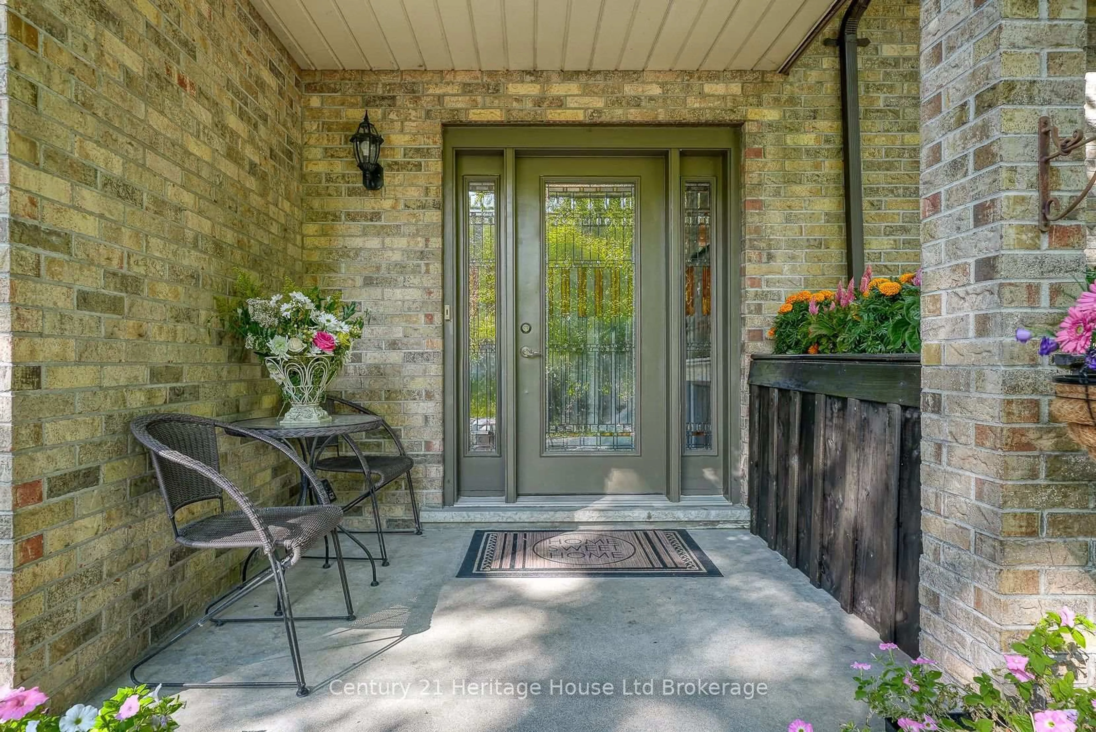 Unknown for 248 Vansittart Ave, Woodstock Ontario N4S 6G2