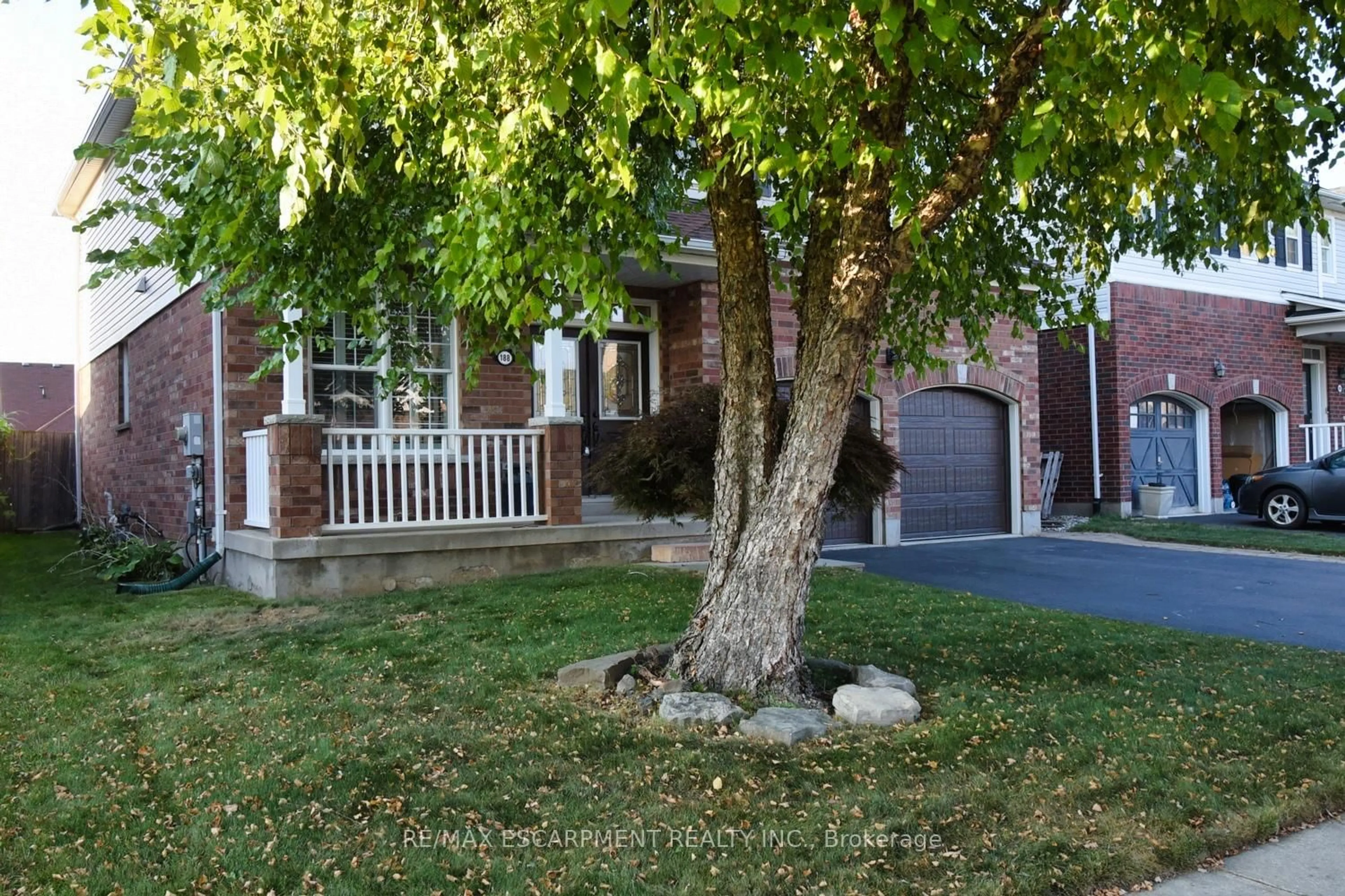 Home with brick exterior material, street for 188 Hunter Way, Brantford Ontario N3T 0B7