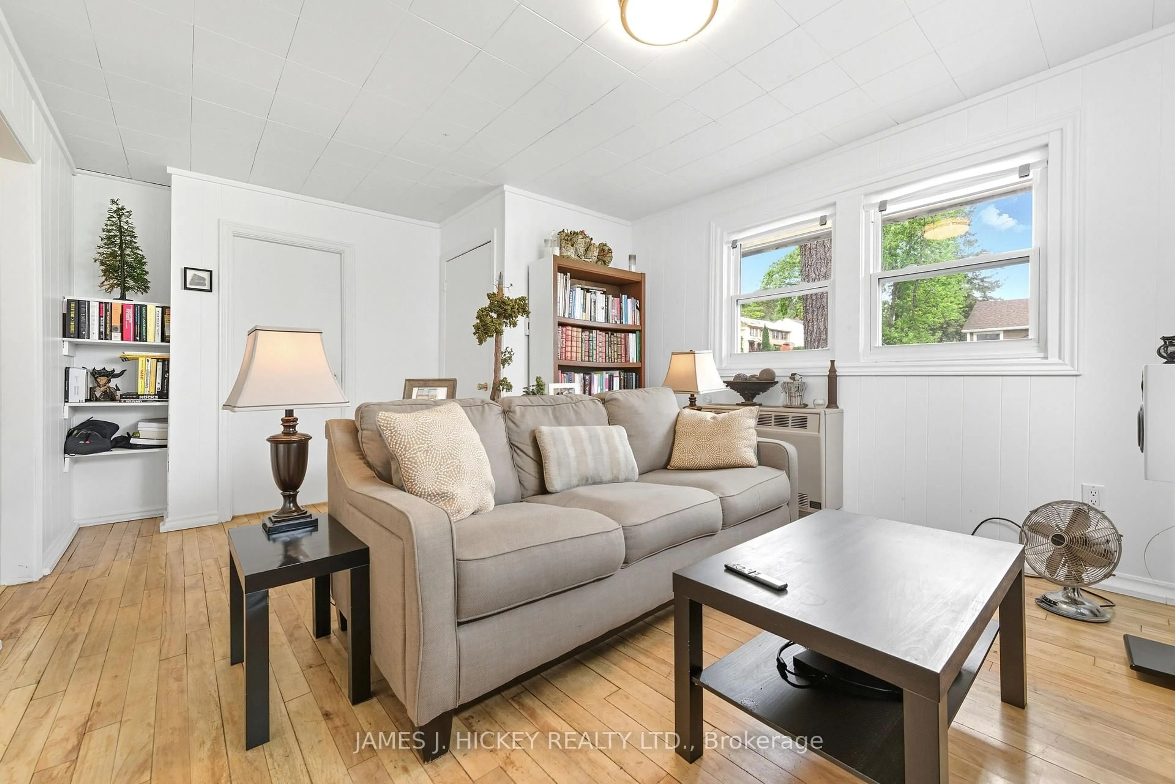 Living room with furniture, unknown for 27 Summit St, Deep River Ontario K0J 1P0