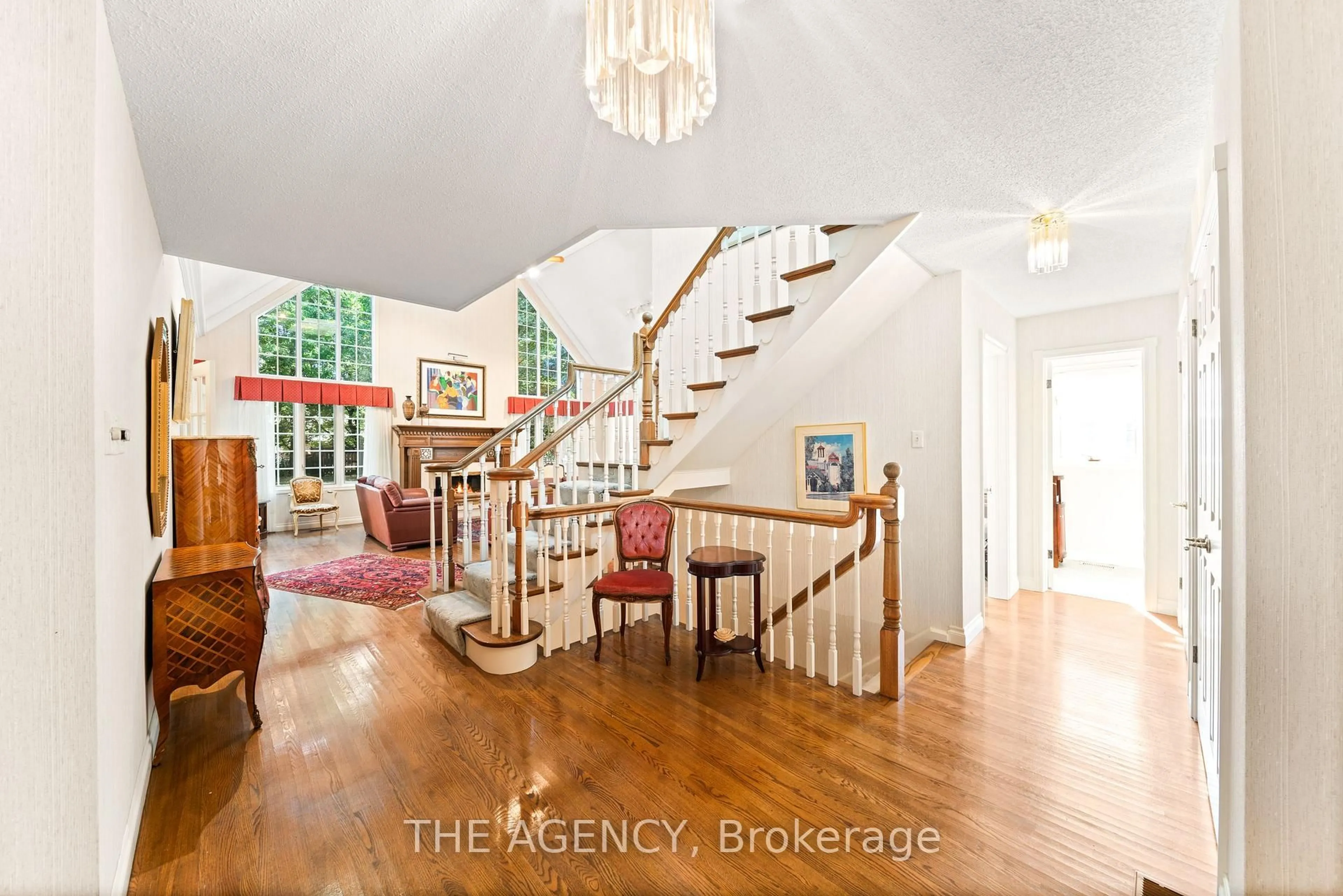 Indoor entryway for 462 Winchester Dr, Waterloo Ontario N2T 1K5