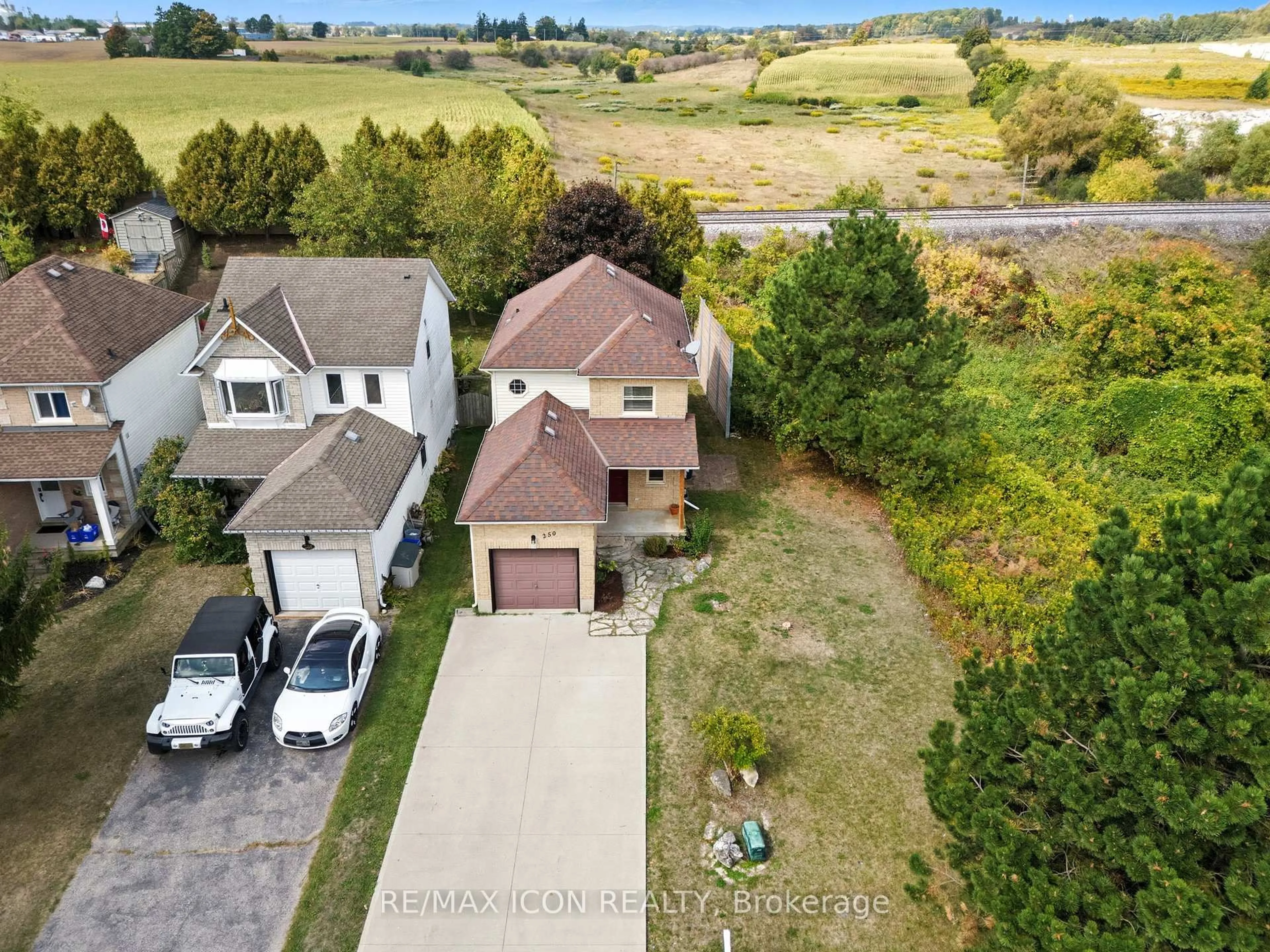A pic from outside/outdoor area/front of a property/back of a property/a pic from drone, water/lake/river/ocean view for 250 Inglis St, North Dumfries Ontario N0B 1E0