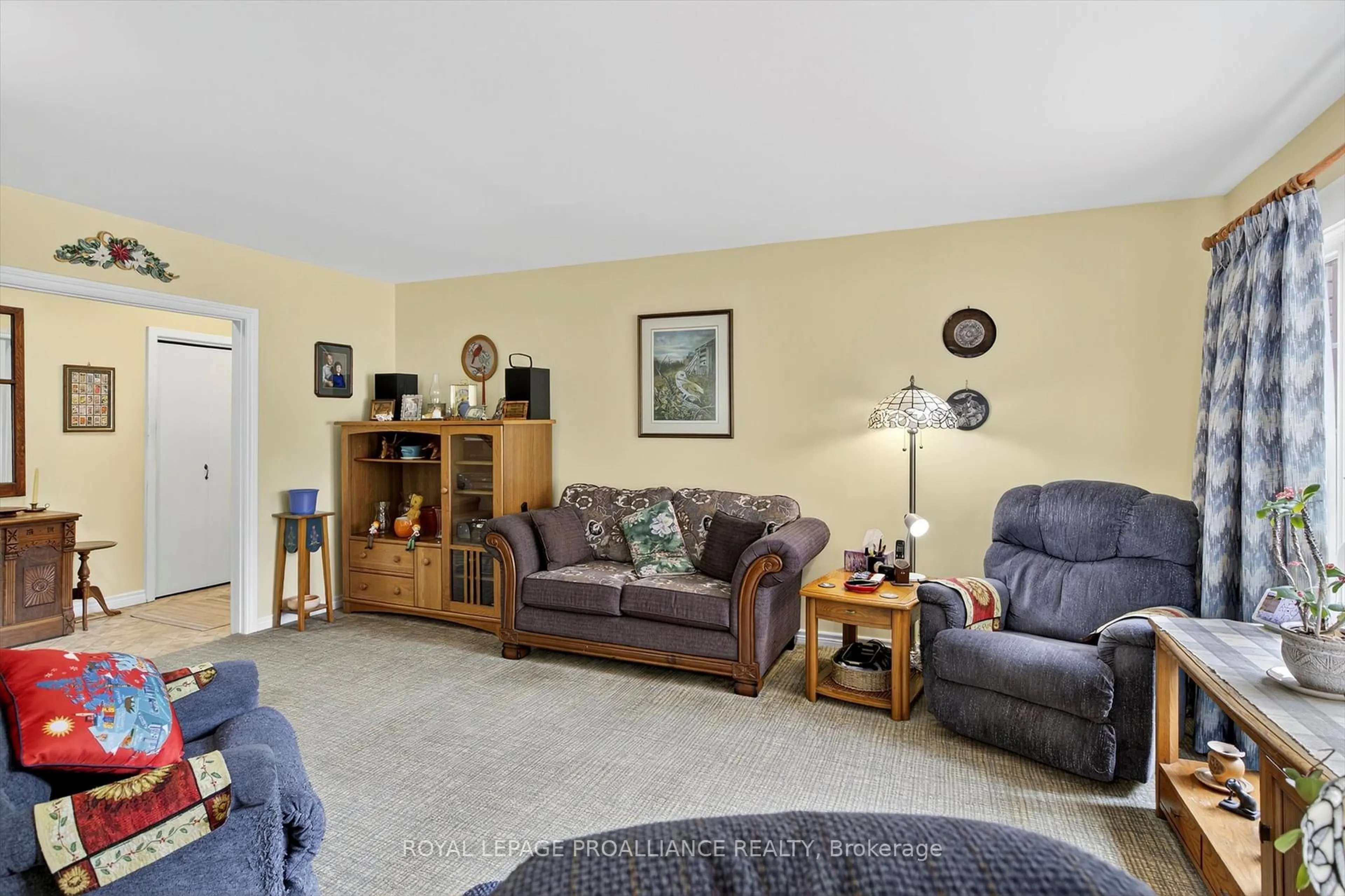 Living room with furniture, unknown for 776 Hopkins Ave, Peterborough Ontario K9J 4Y8