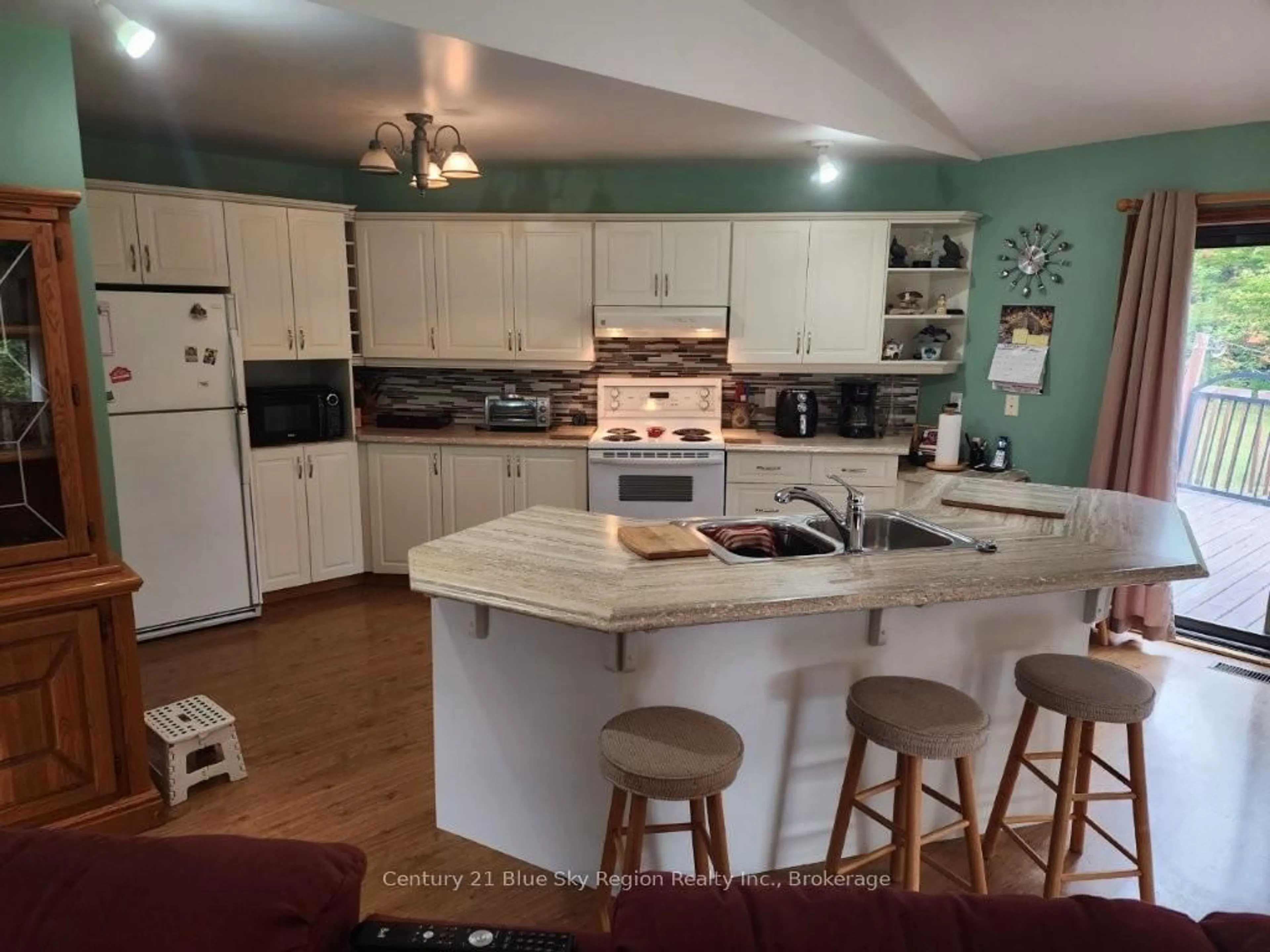 Open concept kitchen, unknown for 132 Grand Desert Rd, Bonfield Ontario P0H 1E0
