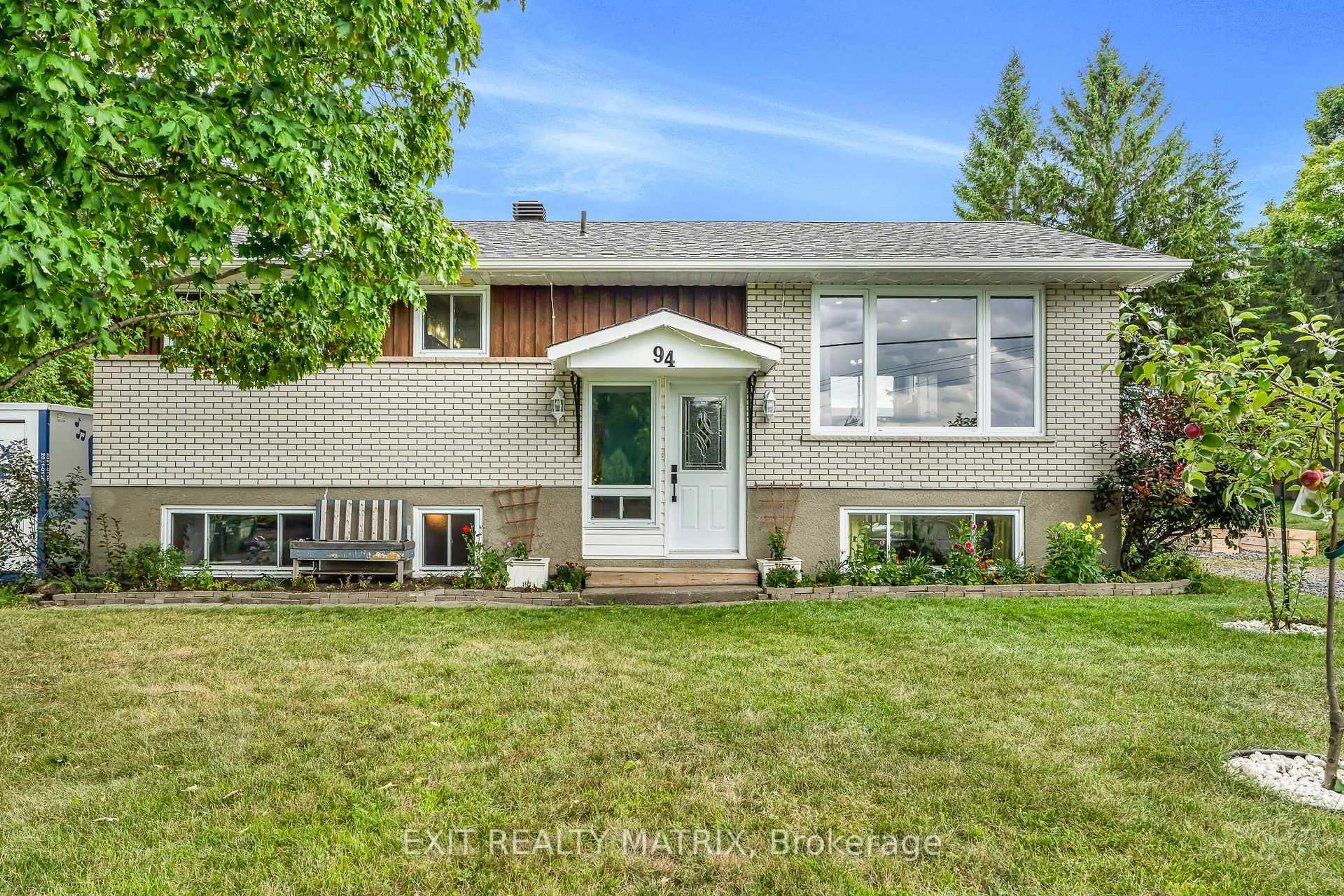 Home with vinyl exterior material, street for 94 Peel St, North Glengarry Ontario K0C 1A0