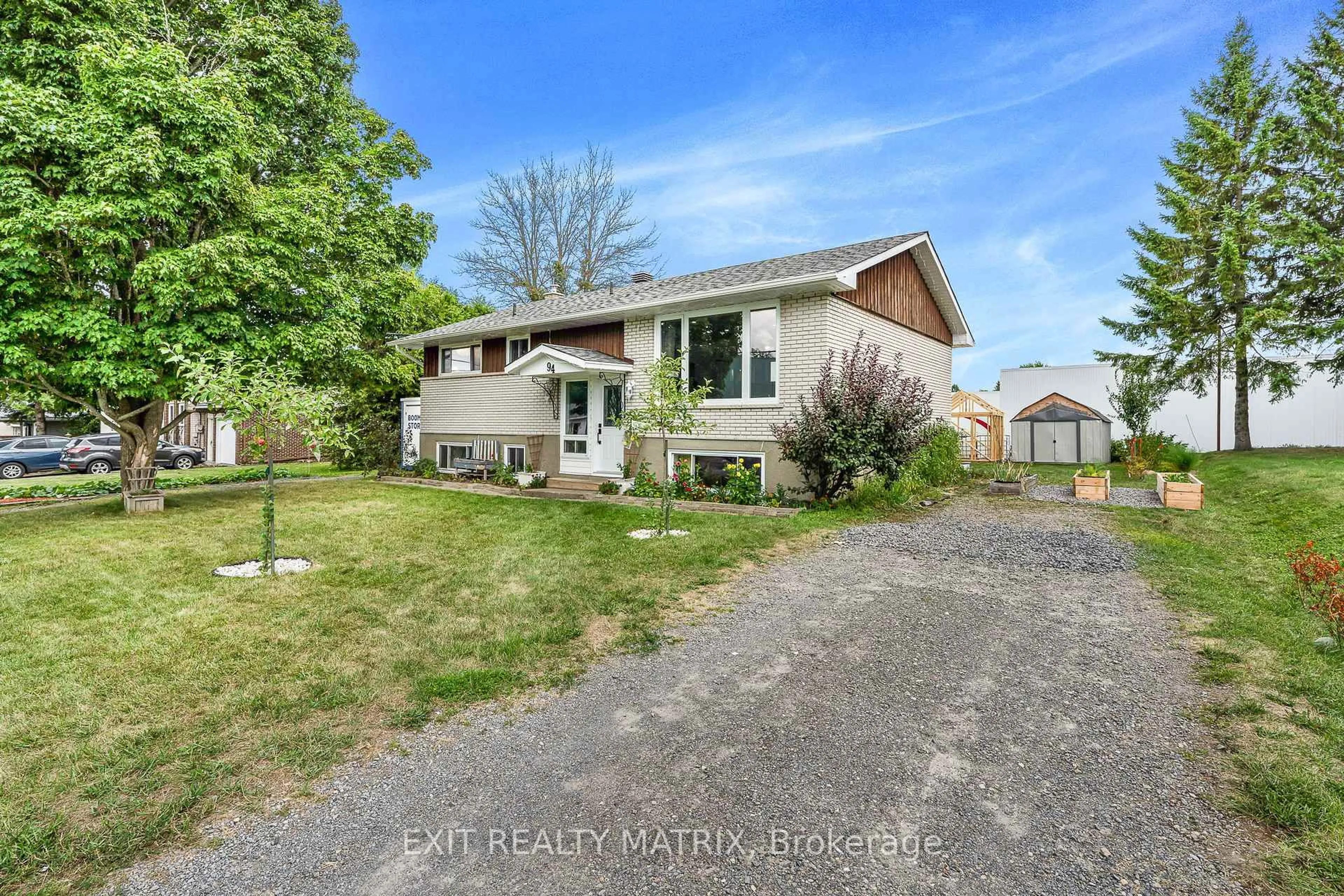 A pic from outside/outdoor area/front of a property/back of a property/a pic from drone, street for 94 Peel St, North Glengarry Ontario K0C 1A0