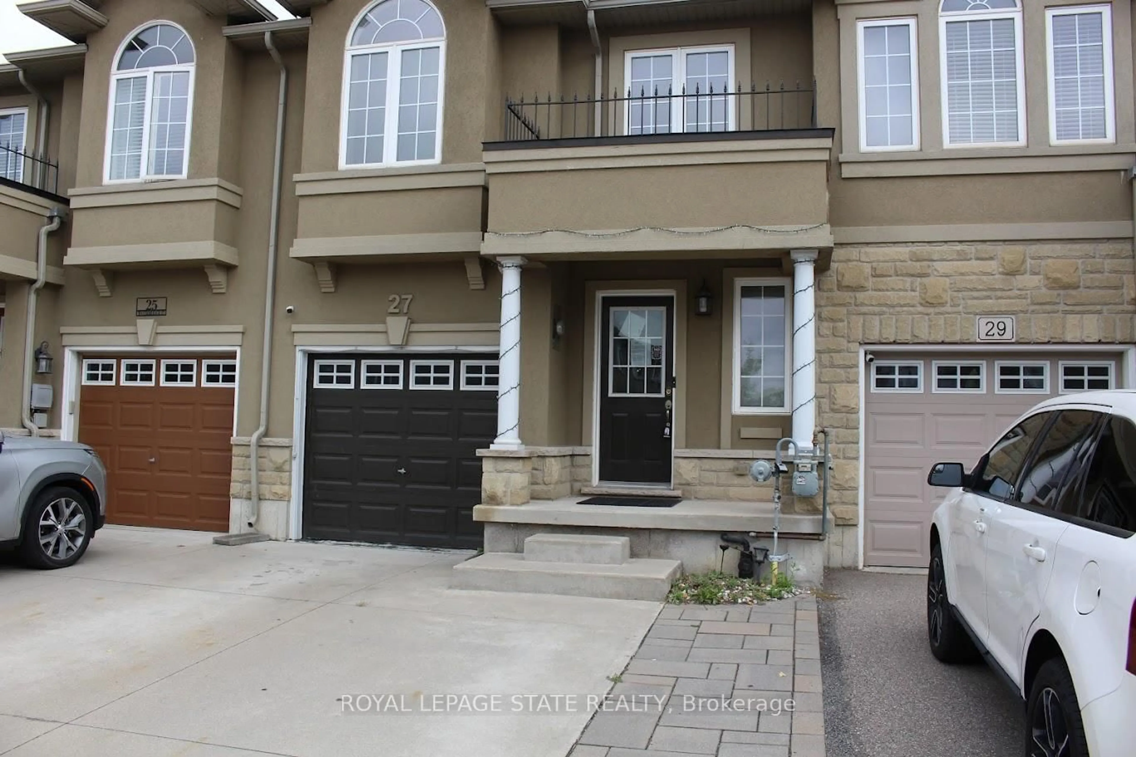 Unknown for 27 Waterbridge St, Hamilton Ontario L8J 0E3