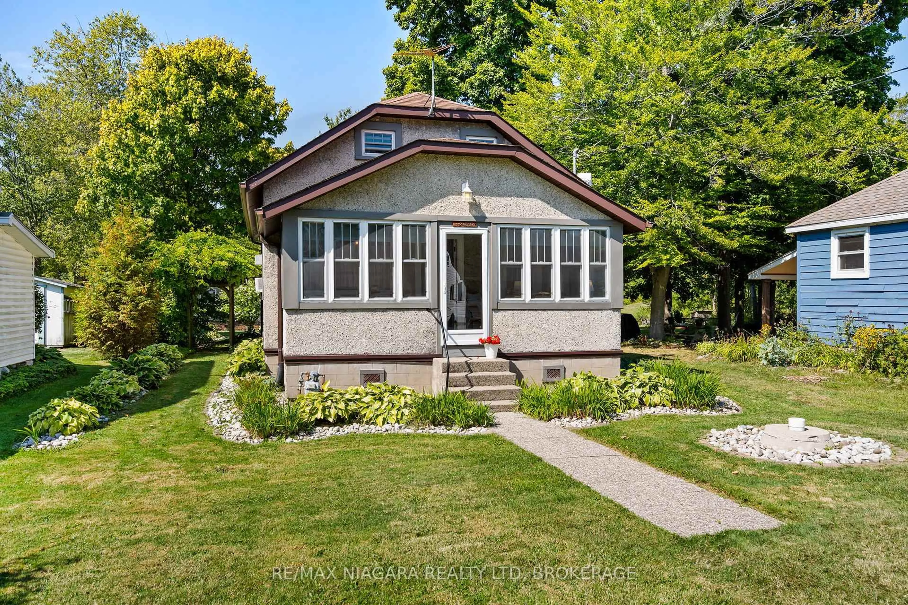 Home with vinyl exterior material, street for 12642 Campbell Rd, Wainfleet Ontario L0S 1V0
