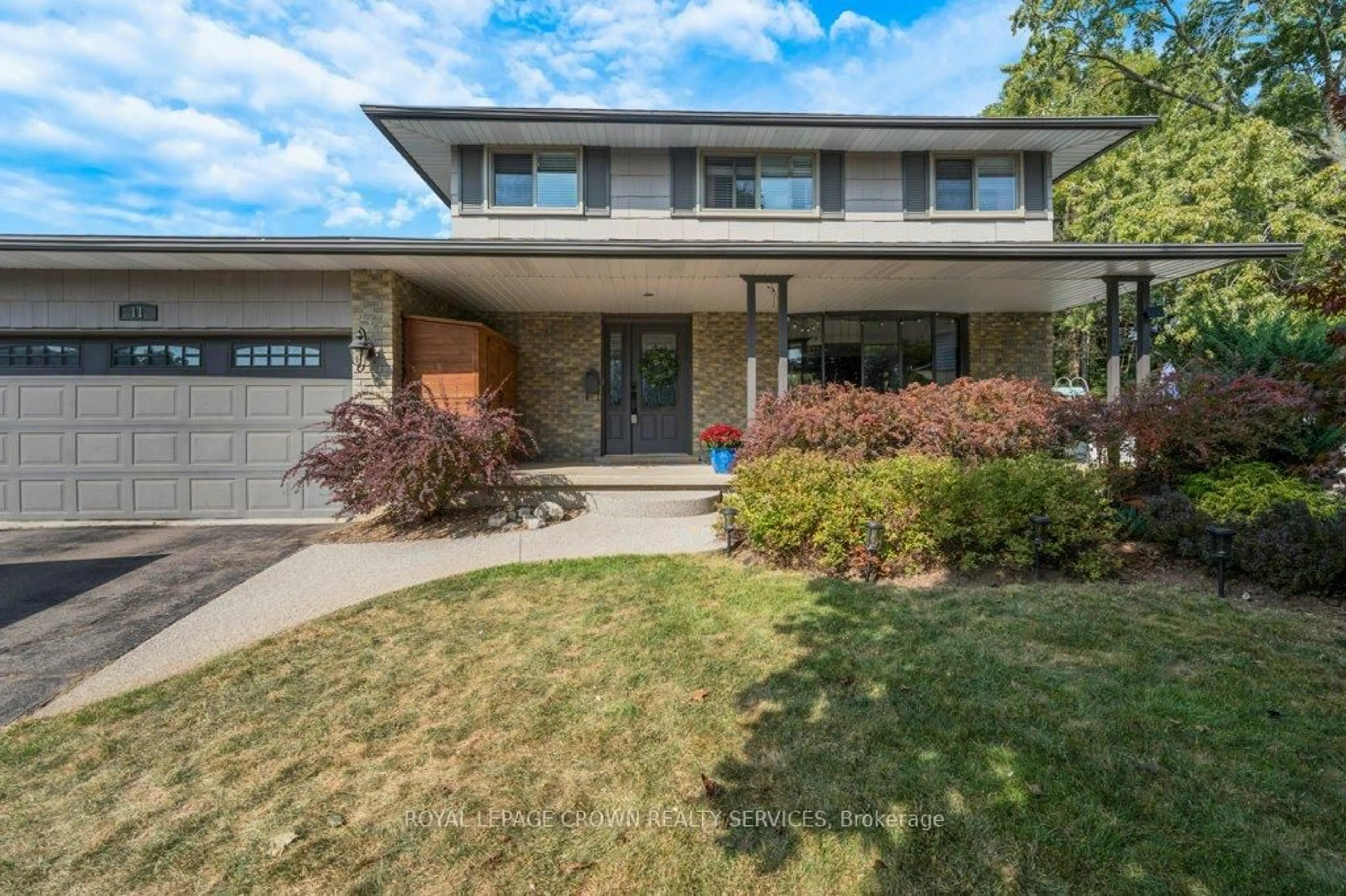 Home with brick exterior material, street for 11 Pacific Crt, Cambridge Ontario N1S 3V3