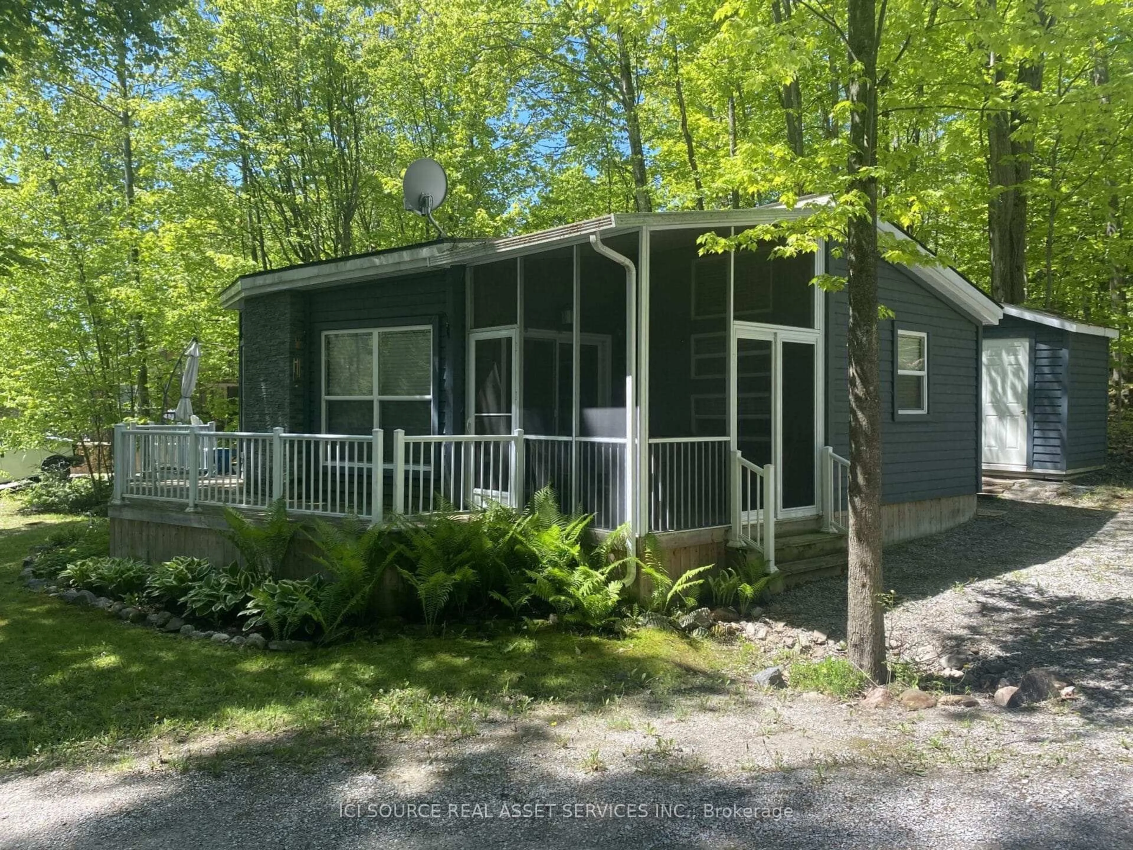Home with vinyl exterior material, unknown for 1082 Shamrock Marina Rd #SMR114, Gravenhurst Ontario P0E 1N0