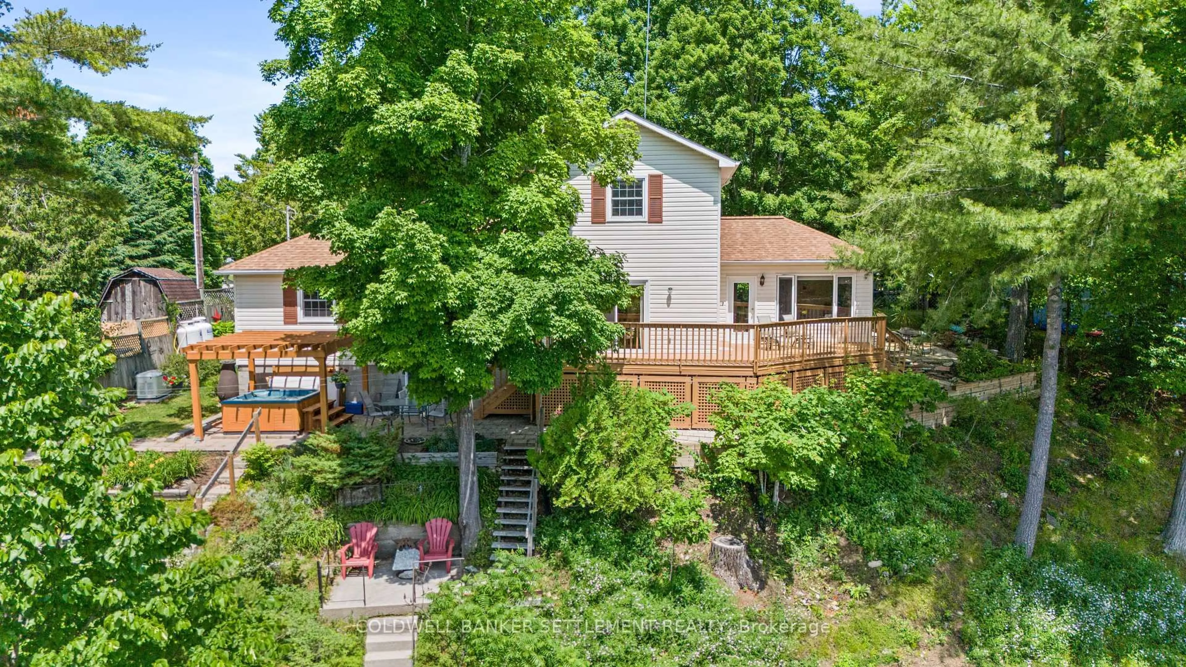 A pic from outside/outdoor area/front of a property/back of a property/a pic from drone, water/lake/river/ocean view for 111 Loon Dr, Perth Ontario K7H 0E2