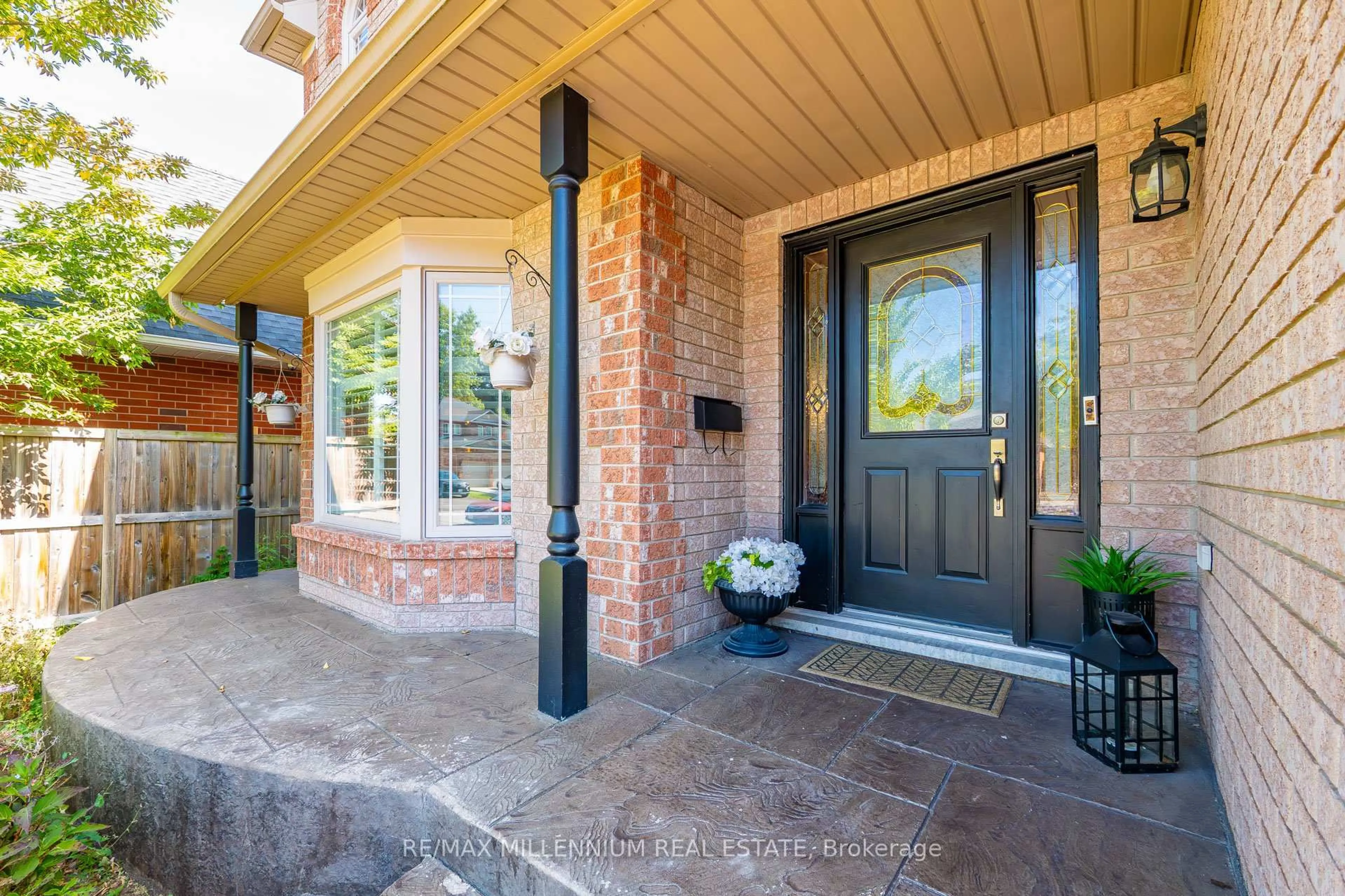 Indoor entryway for 52 Canning Cres, Cambridge Ontario N1T 1X2