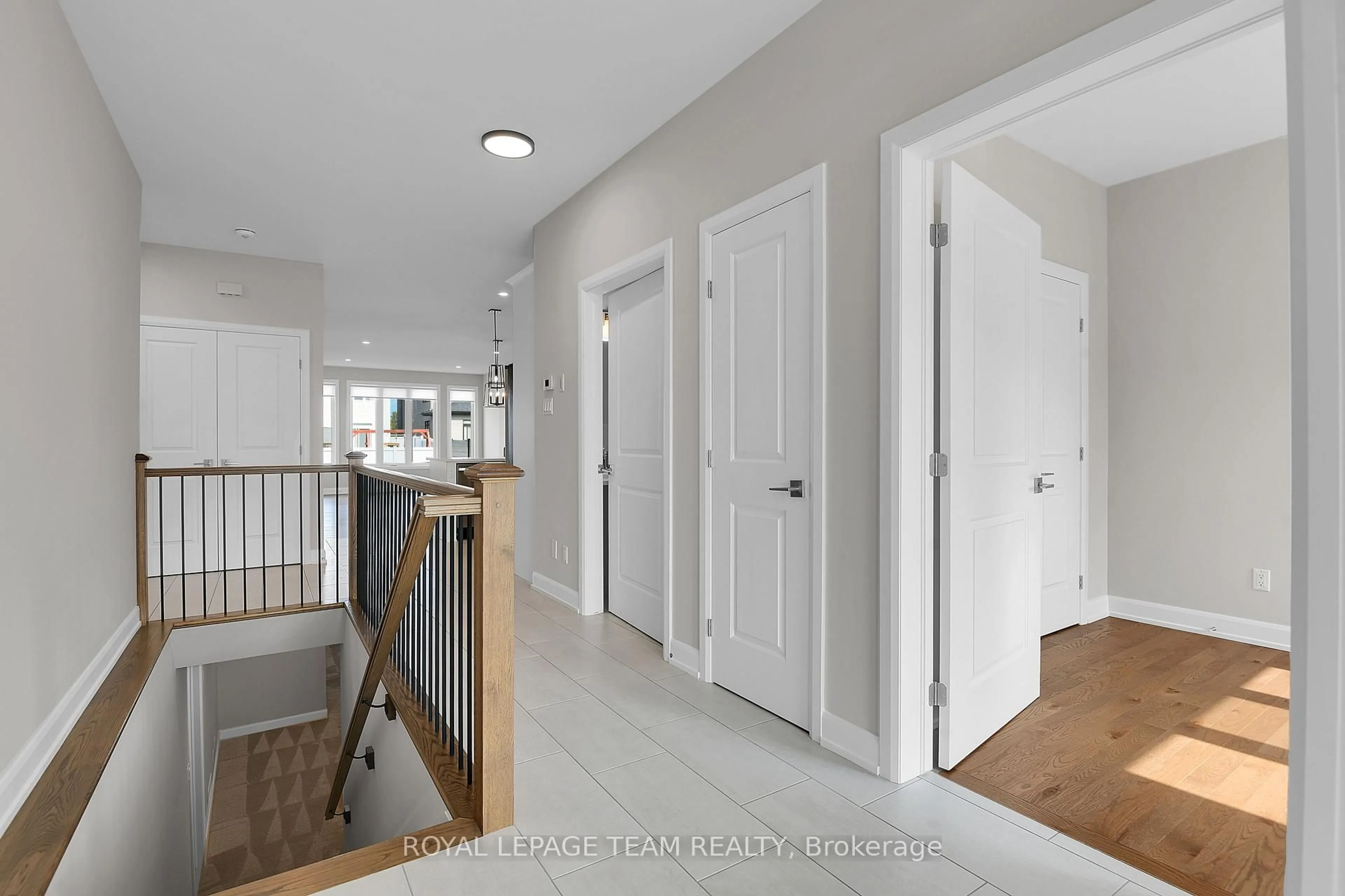 Indoor entryway for 223 Macbeattie Dr, Arnprior Ontario K7S 0J3
