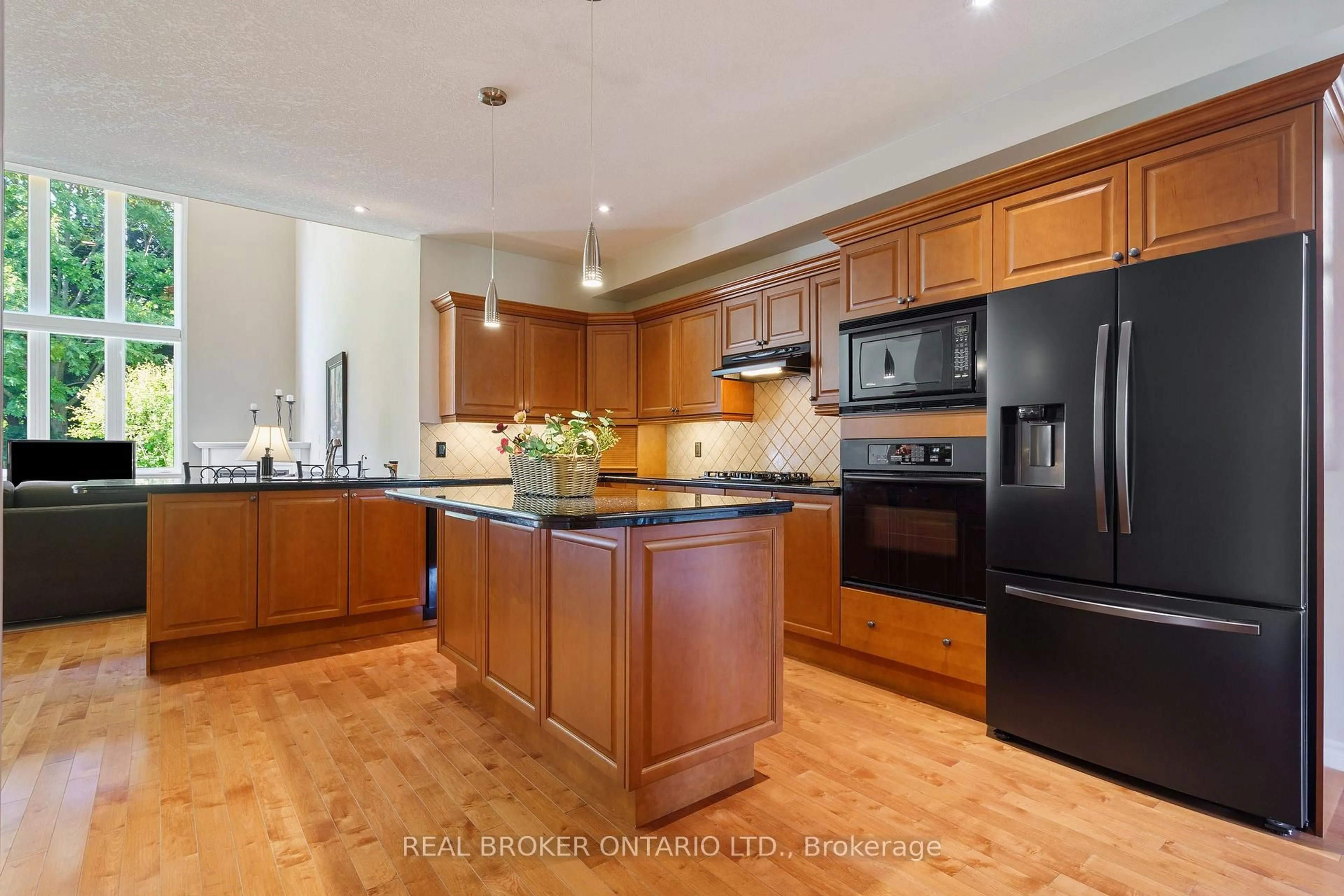 Open concept kitchen, unknown for 182 Valridge Dr, Hamilton Ontario L9G 4Y4
