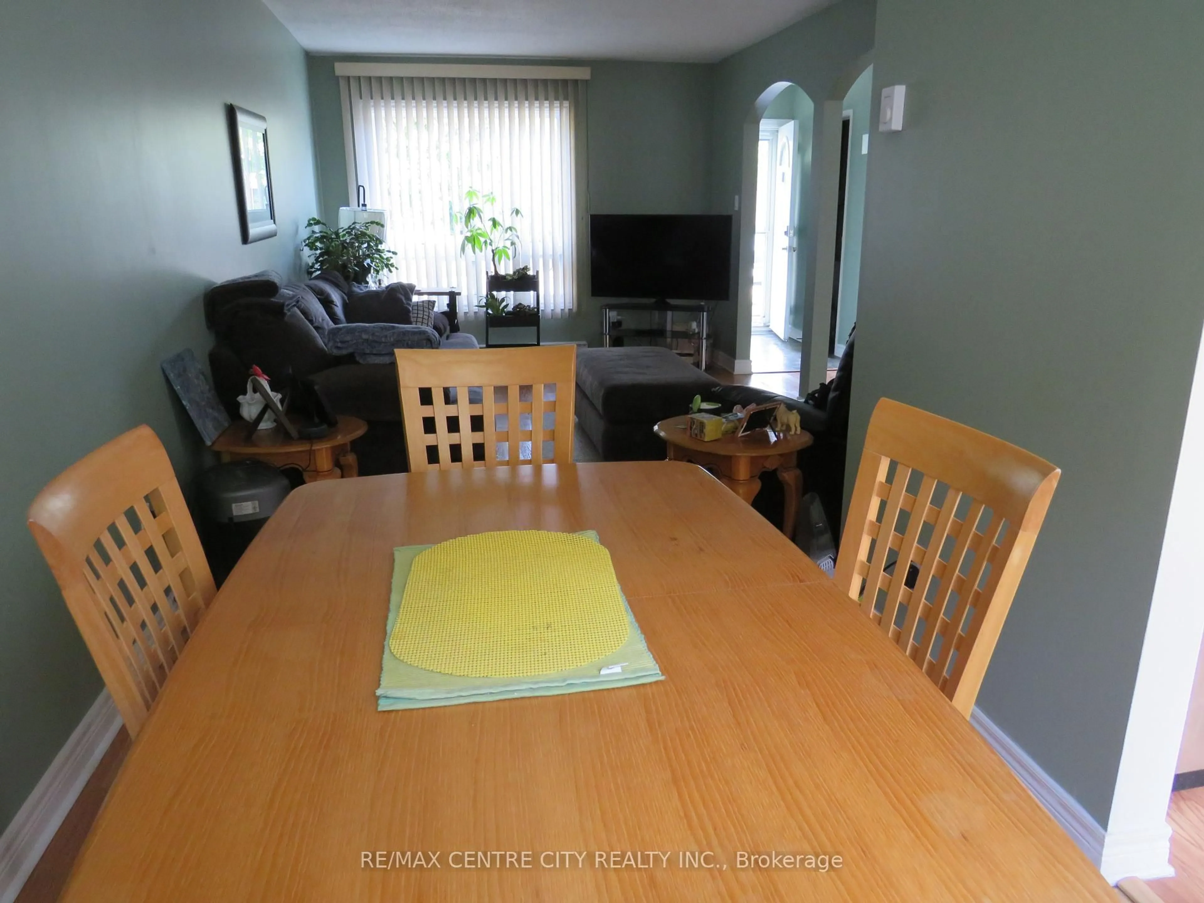 Dining room, unknown for 166 Southdale Rd Rd #54, London South Ontario N6J 2J1